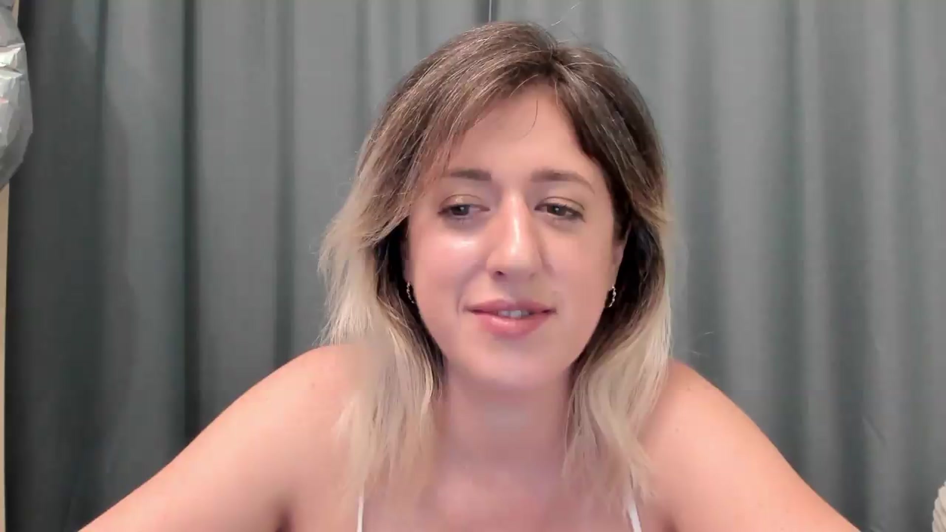 Gallery image thumbnail from SweetDelia_'s myfreecams stream on, 08/28/2026, 24:29 image 12 of 20