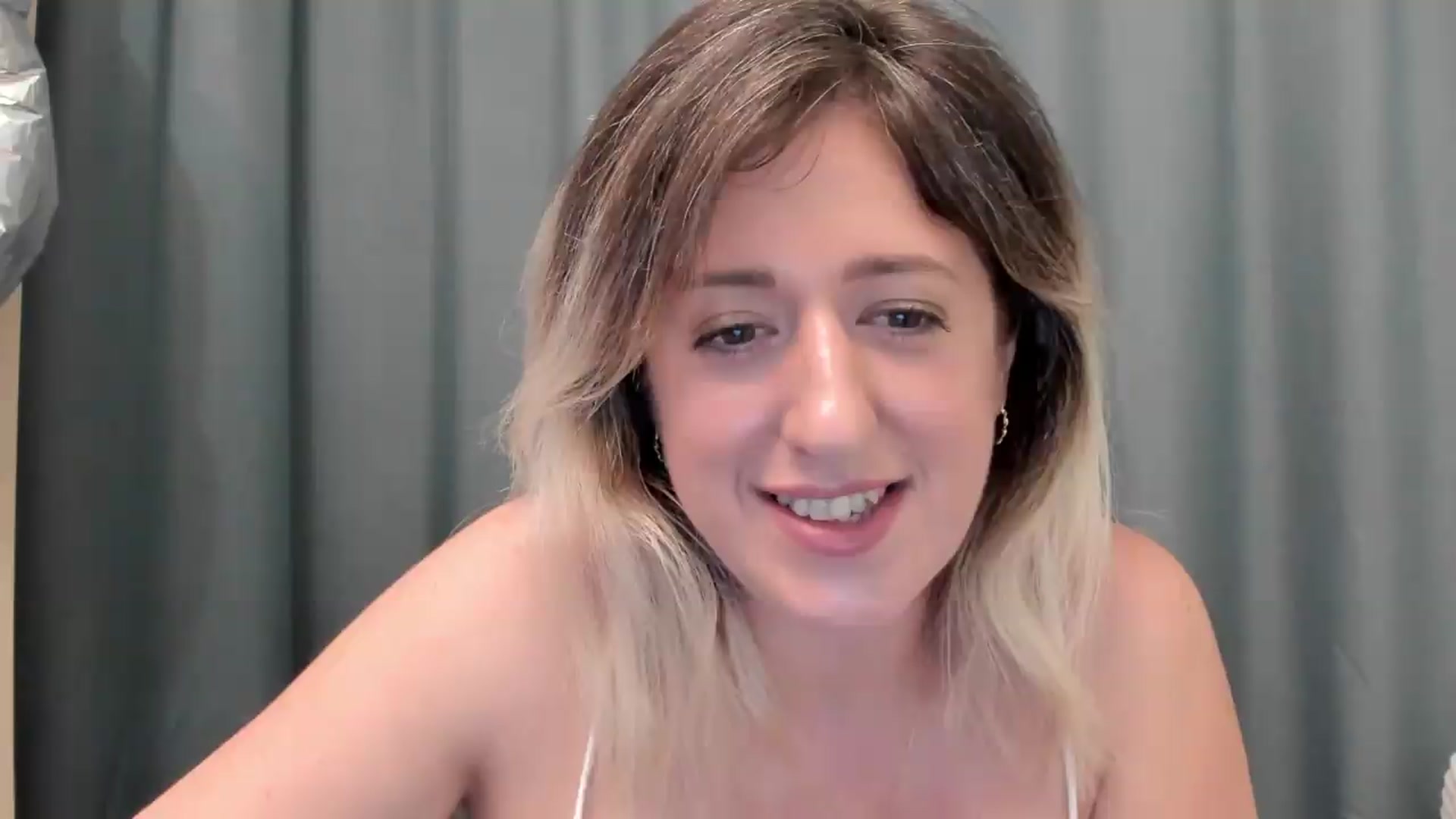 Gallery image thumbnail from SweetDelia_'s myfreecams stream on, 08/28/2026, 24:29 image 20 of 20
