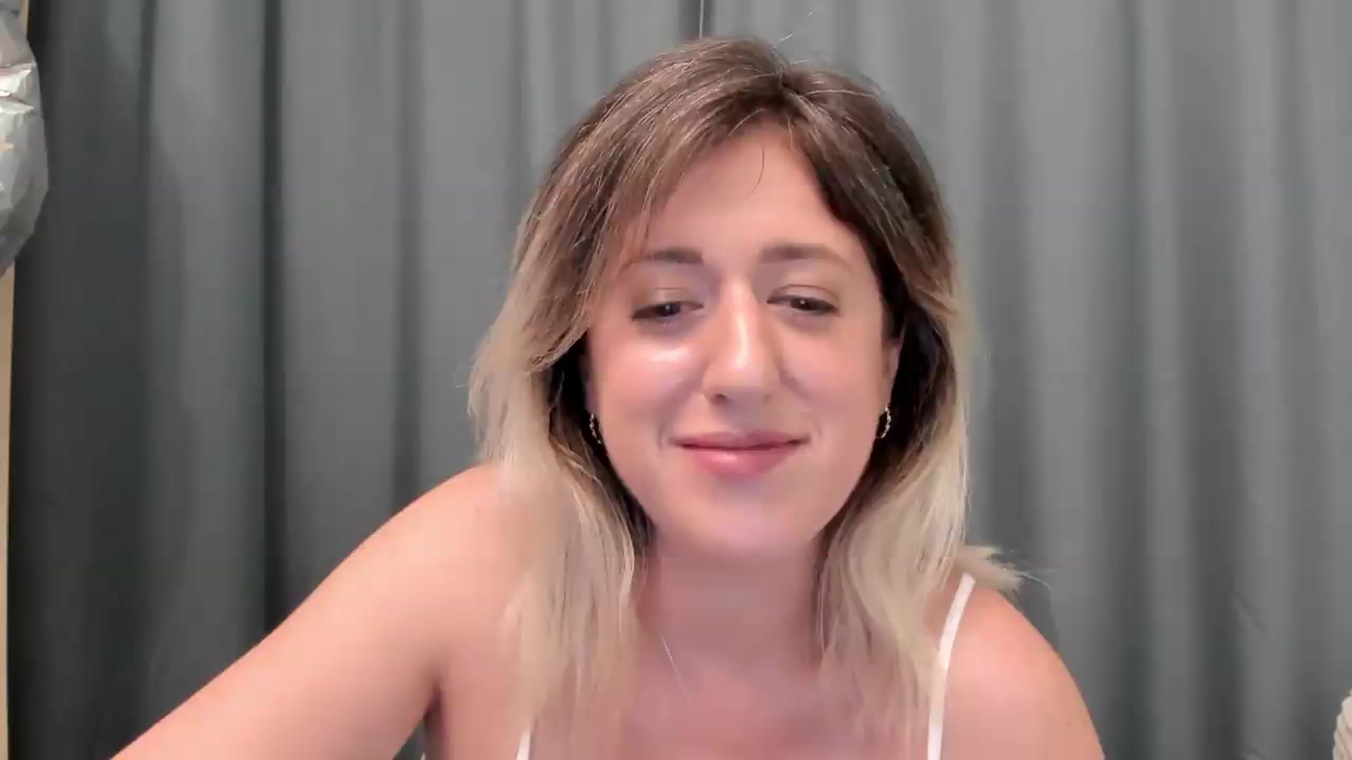 Gallery image thumbnail from SweetDelia_'s myfreecams stream on, 08/28/2026, 24:29 image 13 of 20