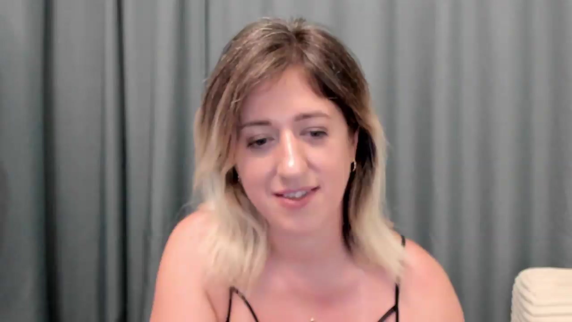 Gallery image thumbnail from SweetDelia_'s myfreecams stream on, 08/29/2026, 01:19 image 8 of 20