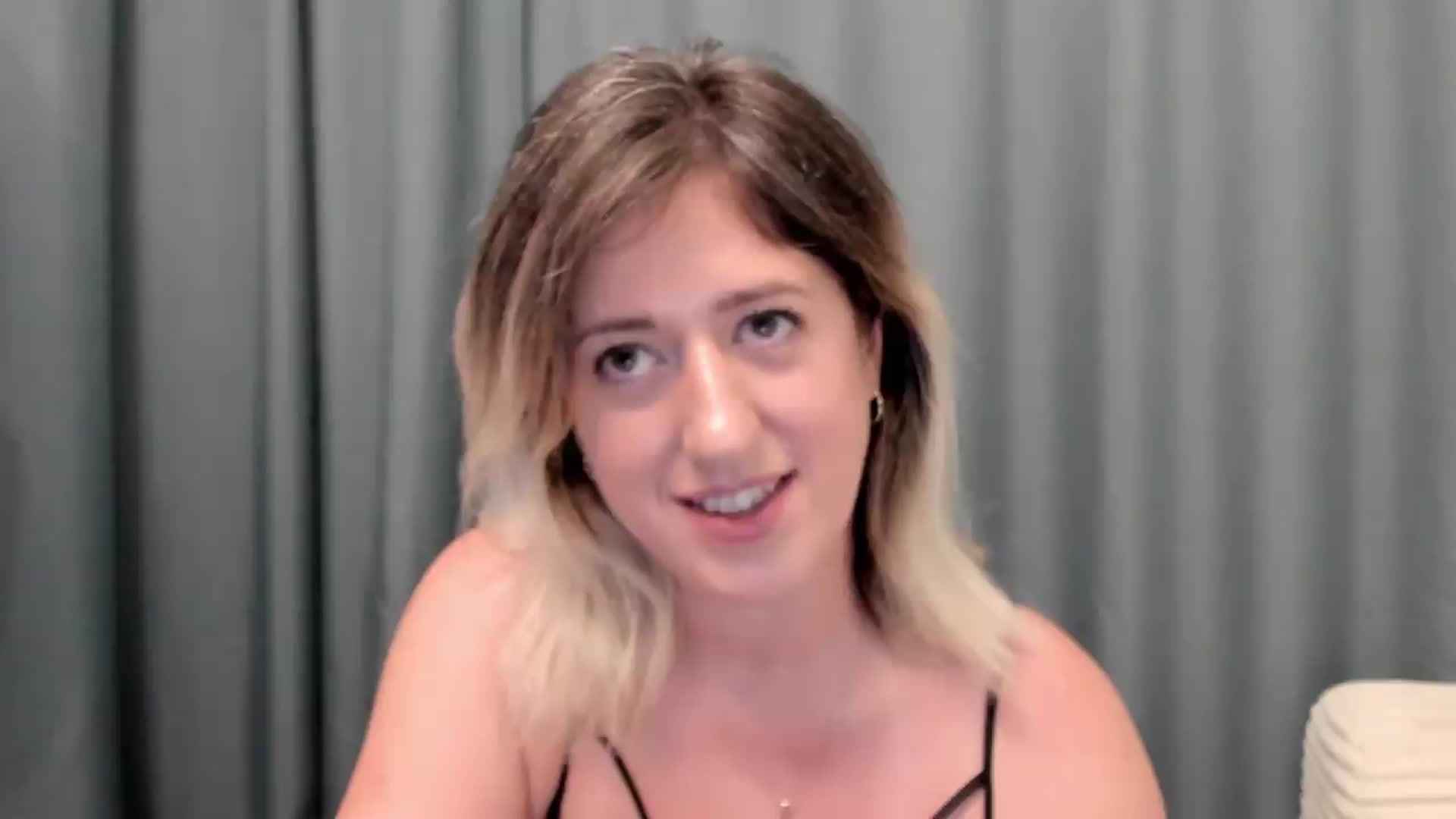 Gallery image thumbnail from SweetDelia_'s myfreecams stream on, 08/29/2026, 01:19 image 3 of 20