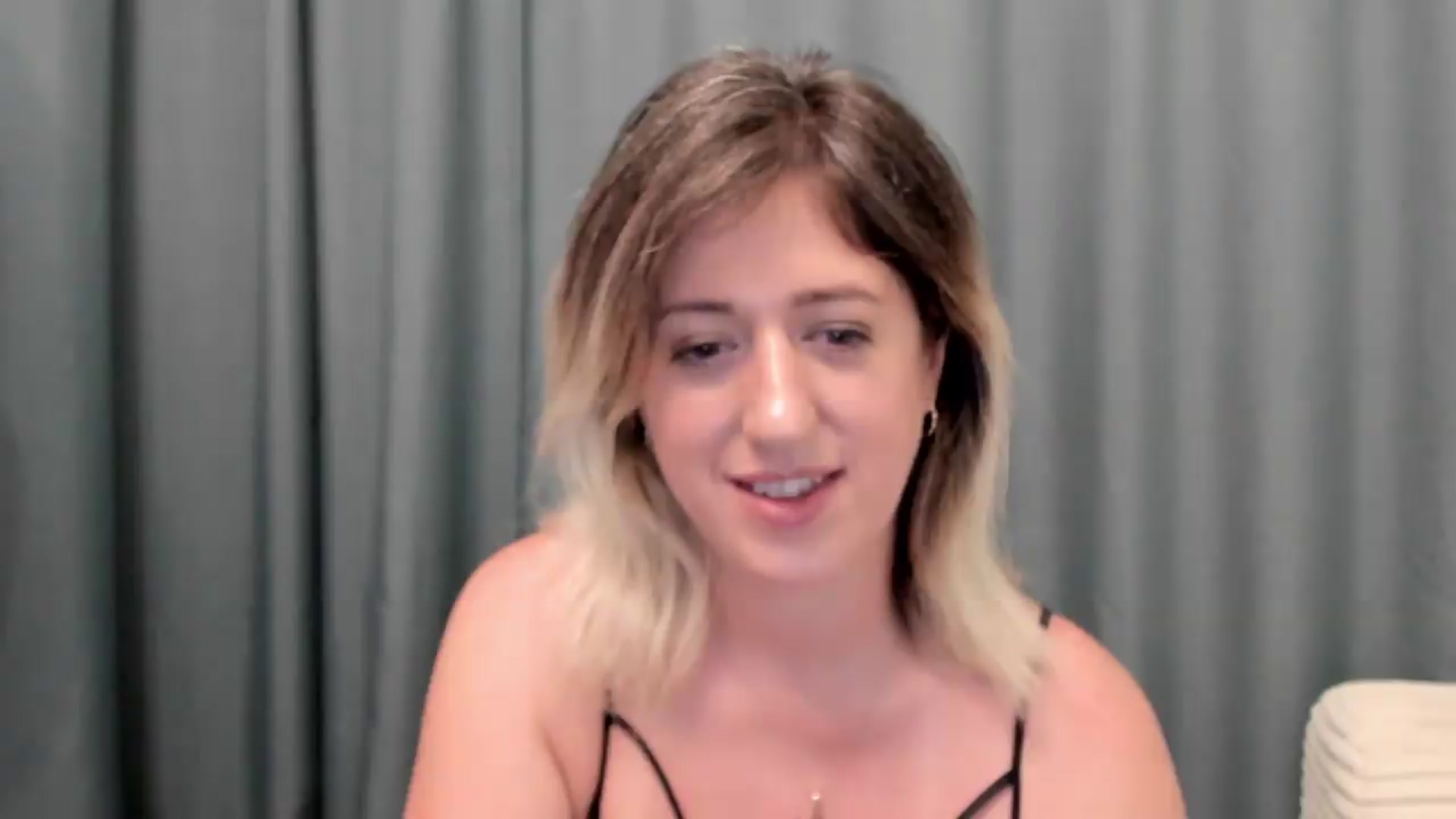 Gallery image thumbnail from SweetDelia_'s myfreecams stream on, 08/29/2026, 01:19 image 5 of 20