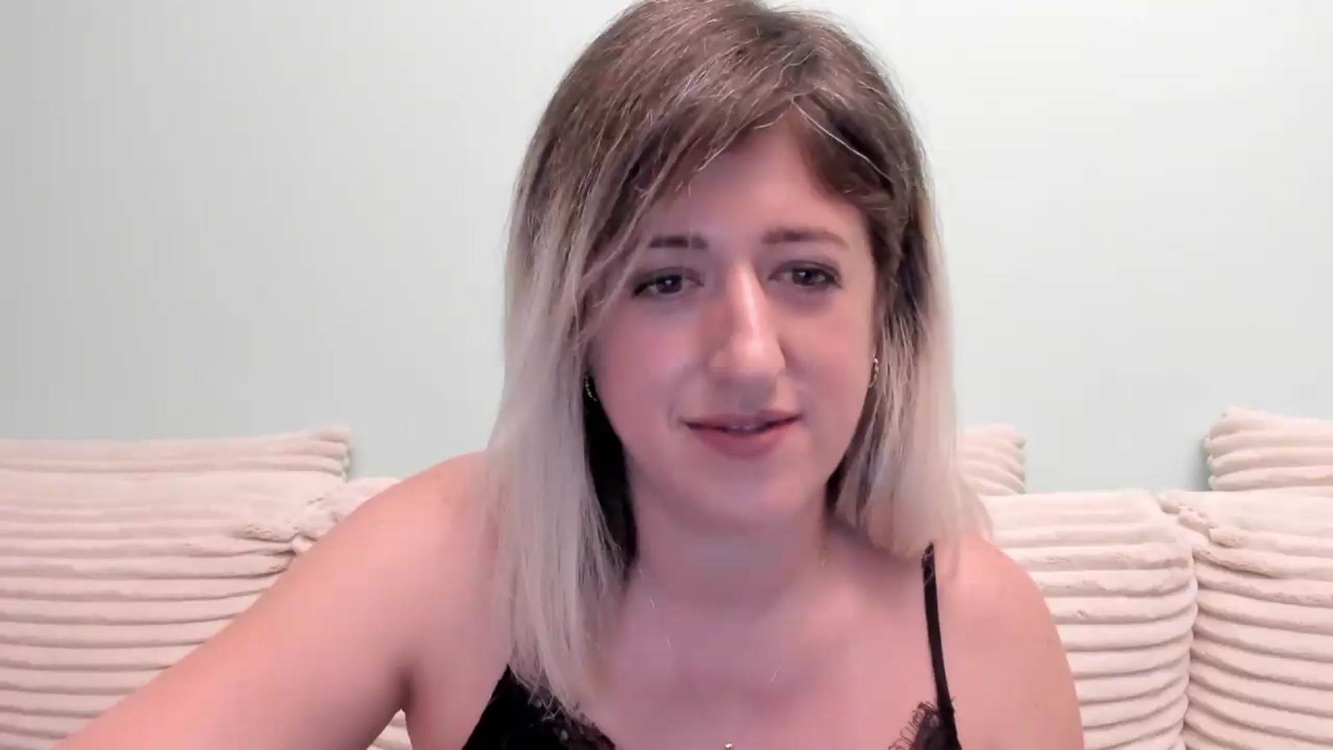 Gallery image thumbnail from SweetDelia_'s myfreecams stream on, 08/31/2026, 01:01 image 9 of 20