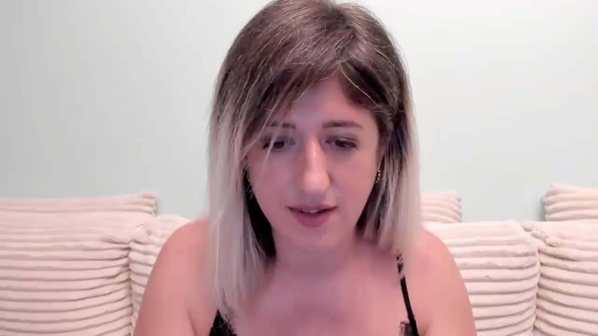 Gallery image thumbnail from SweetDelia_'s myfreecams stream on, 08/31/2026, 01:01 image 10 of 20