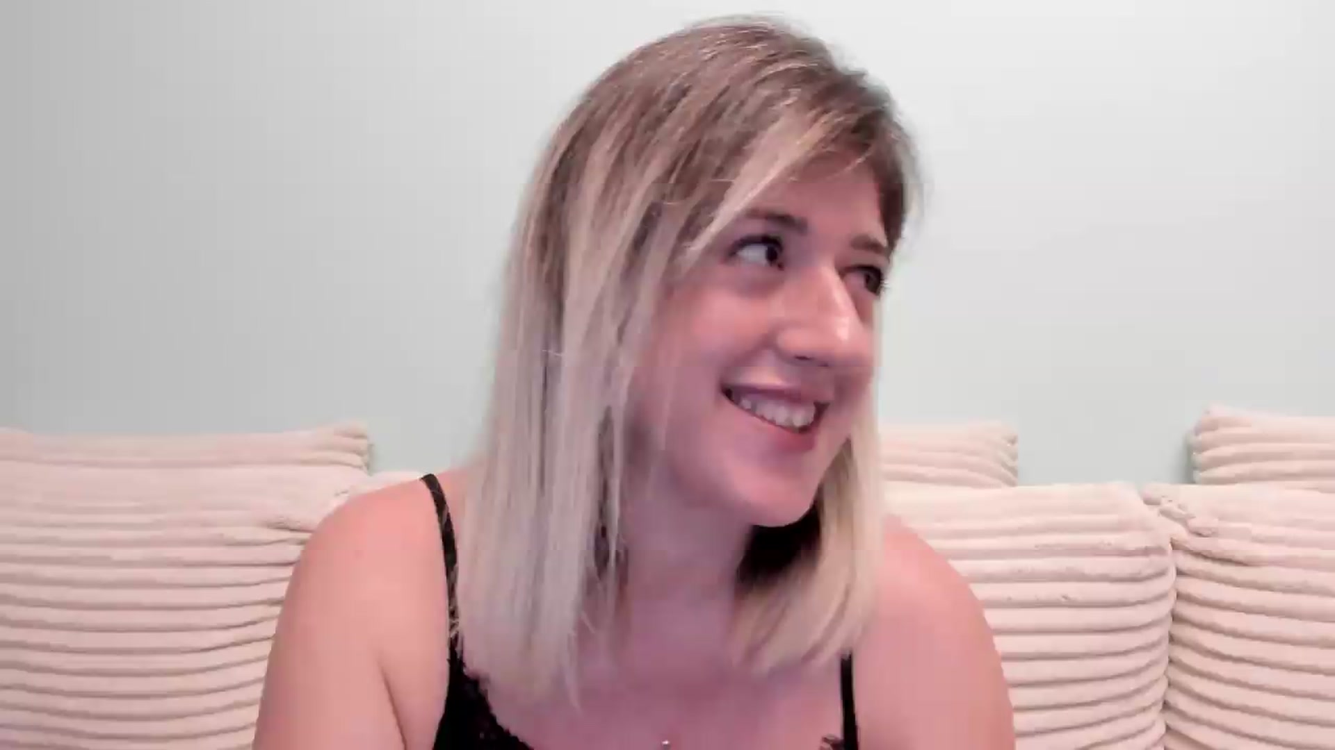 Gallery image thumbnail from SweetDelia_'s myfreecams stream on, 08/31/2026, 01:01 image 15 of 20