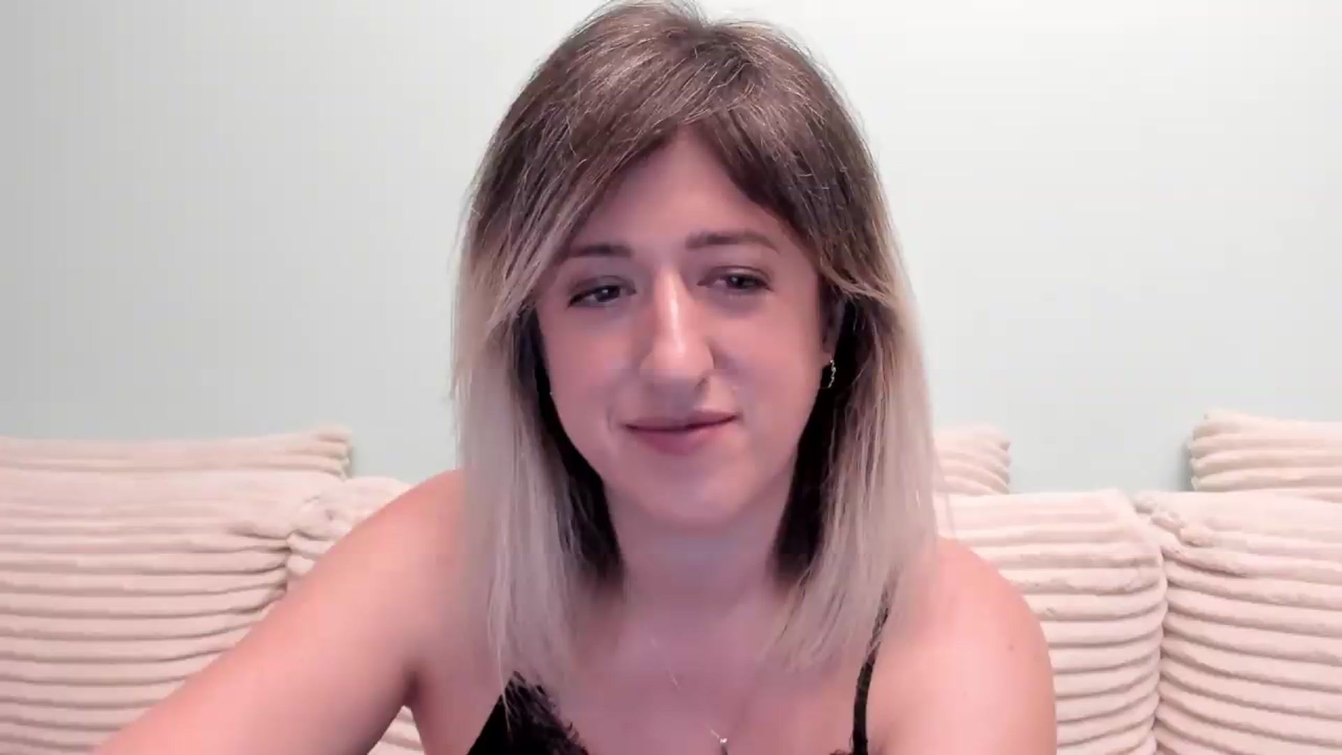 Gallery image thumbnail from SweetDelia_'s myfreecams stream on, 08/31/2026, 01:01 image 3 of 20