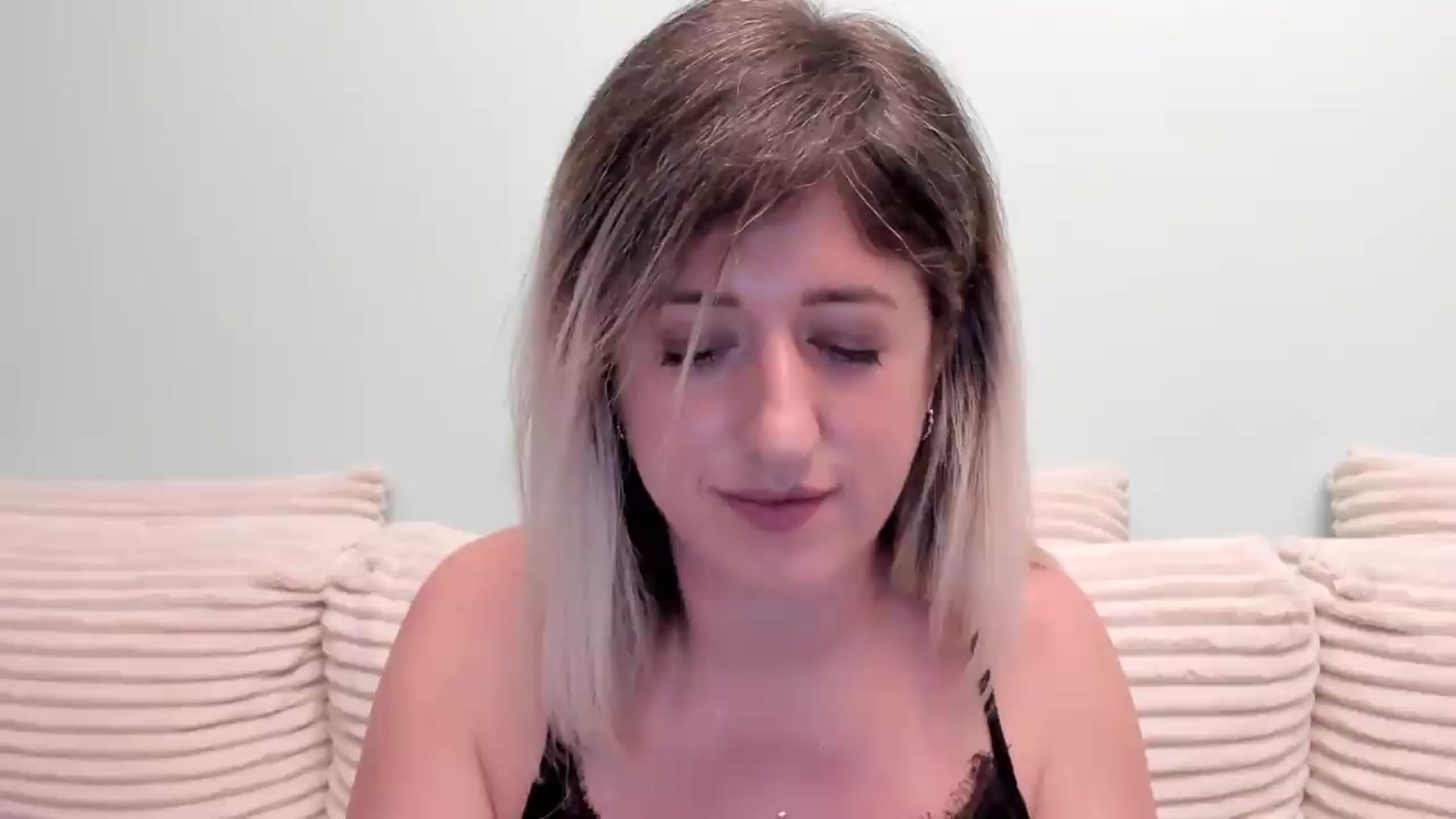 Gallery image thumbnail from SweetDelia_'s myfreecams stream on, 08/31/2026, 01:01 image 11 of 20