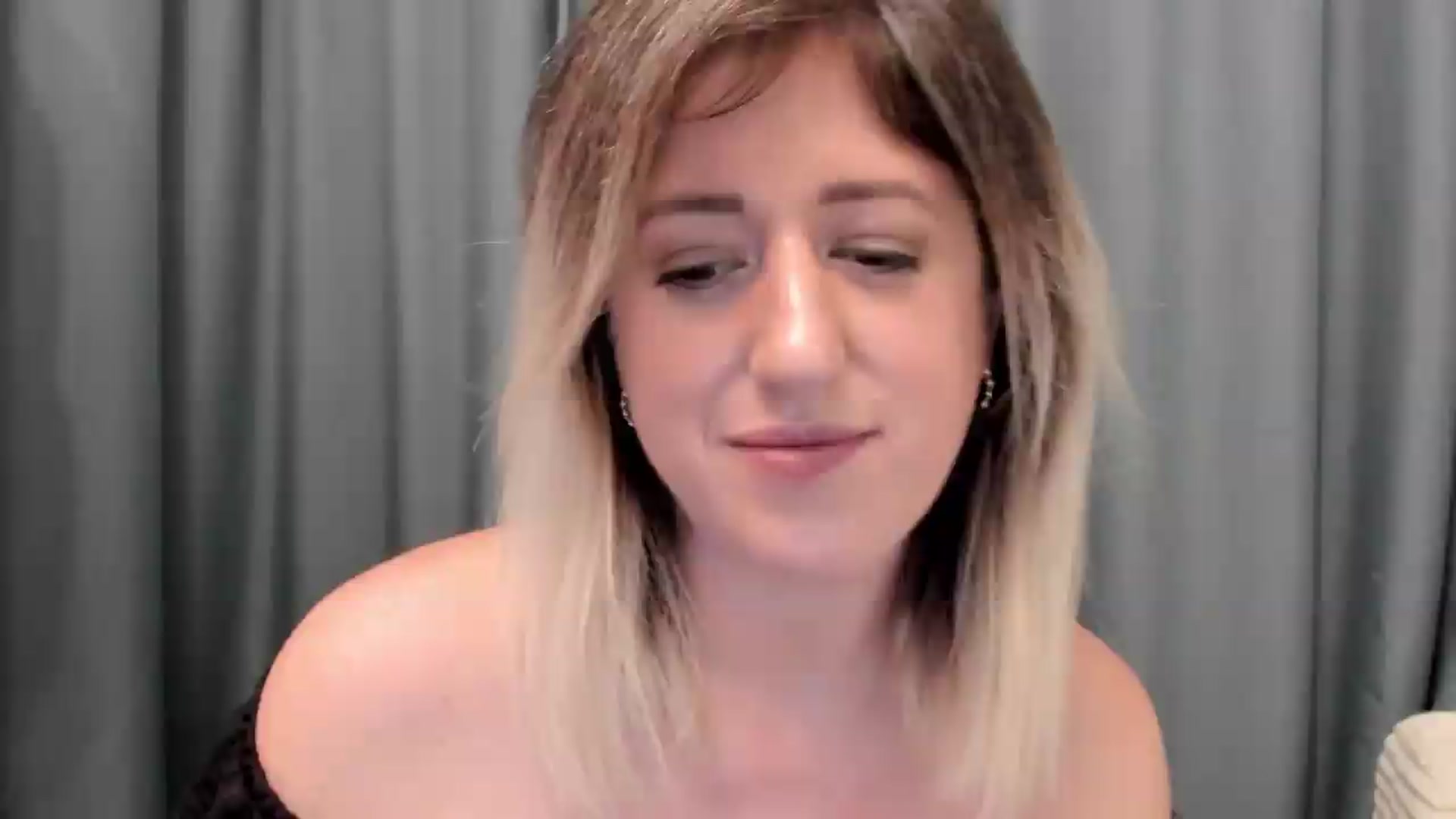 Gallery image thumbnail from SweetDelia_'s myfreecams stream on, 09/01/2026, 23:02 image 7 of 20