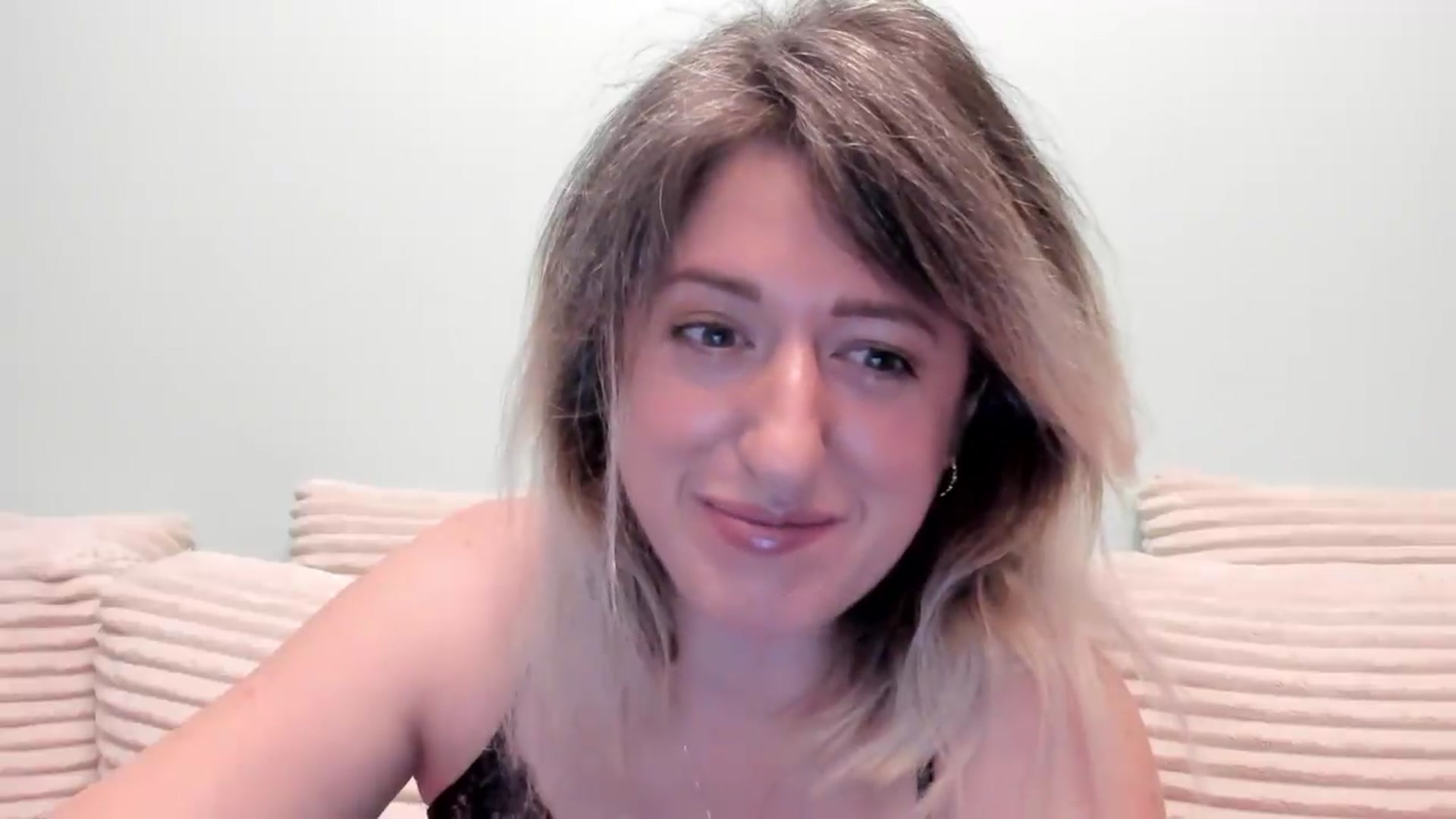 Gallery image thumbnail from SweetDelia_'s myfreecams stream on, 09/11/2026, 24:19 image 18 of 20