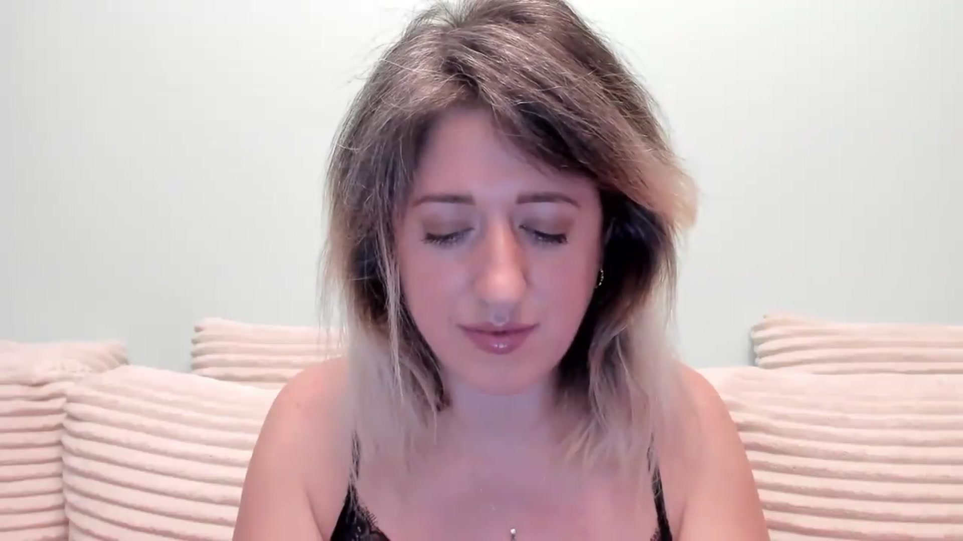Gallery image thumbnail from SweetDelia_'s myfreecams stream on, 09/11/2026, 24:19 image 17 of 20