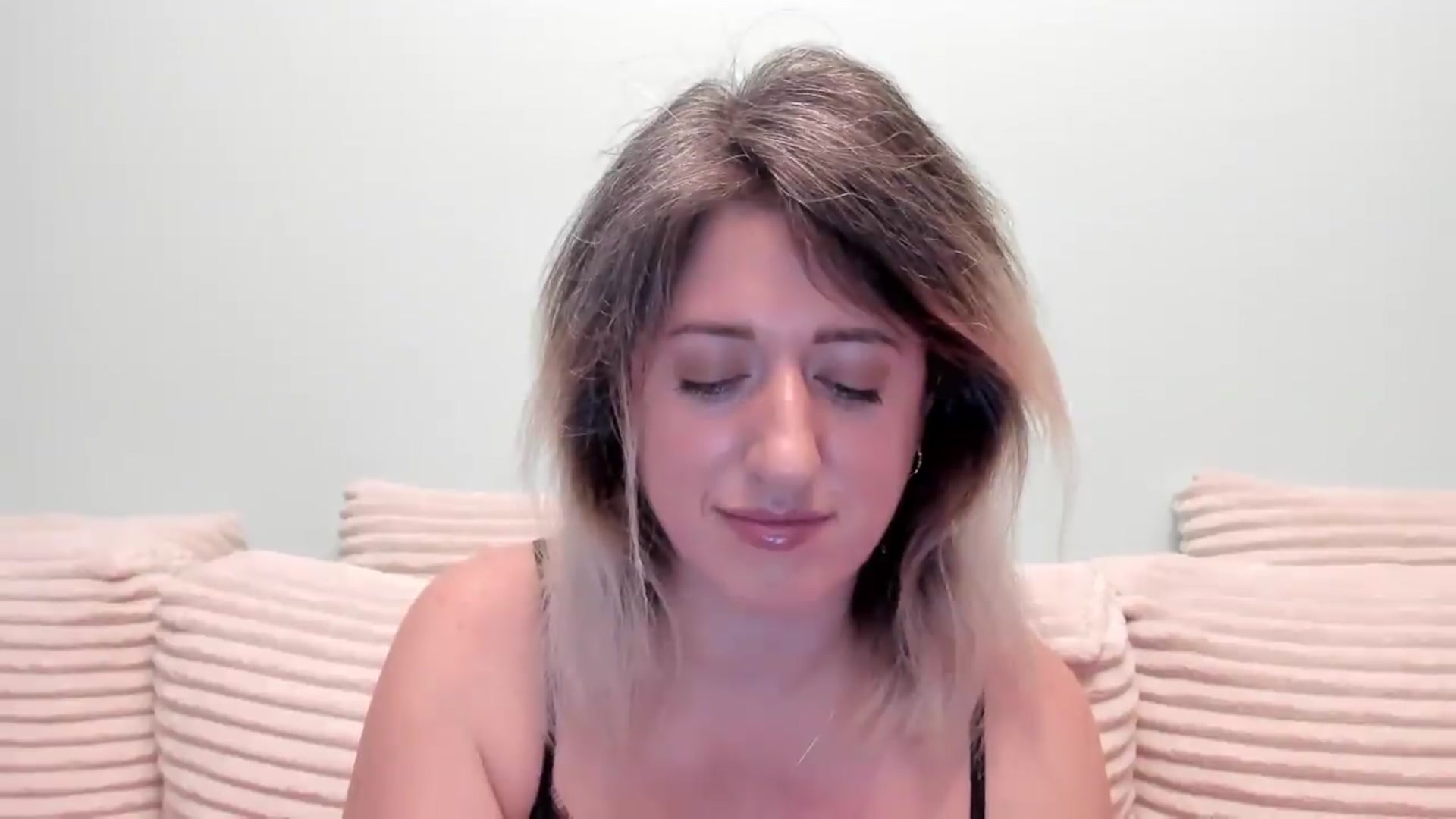 Gallery image thumbnail from SweetDelia_'s myfreecams stream on, 09/11/2026, 24:19 image 6 of 20
