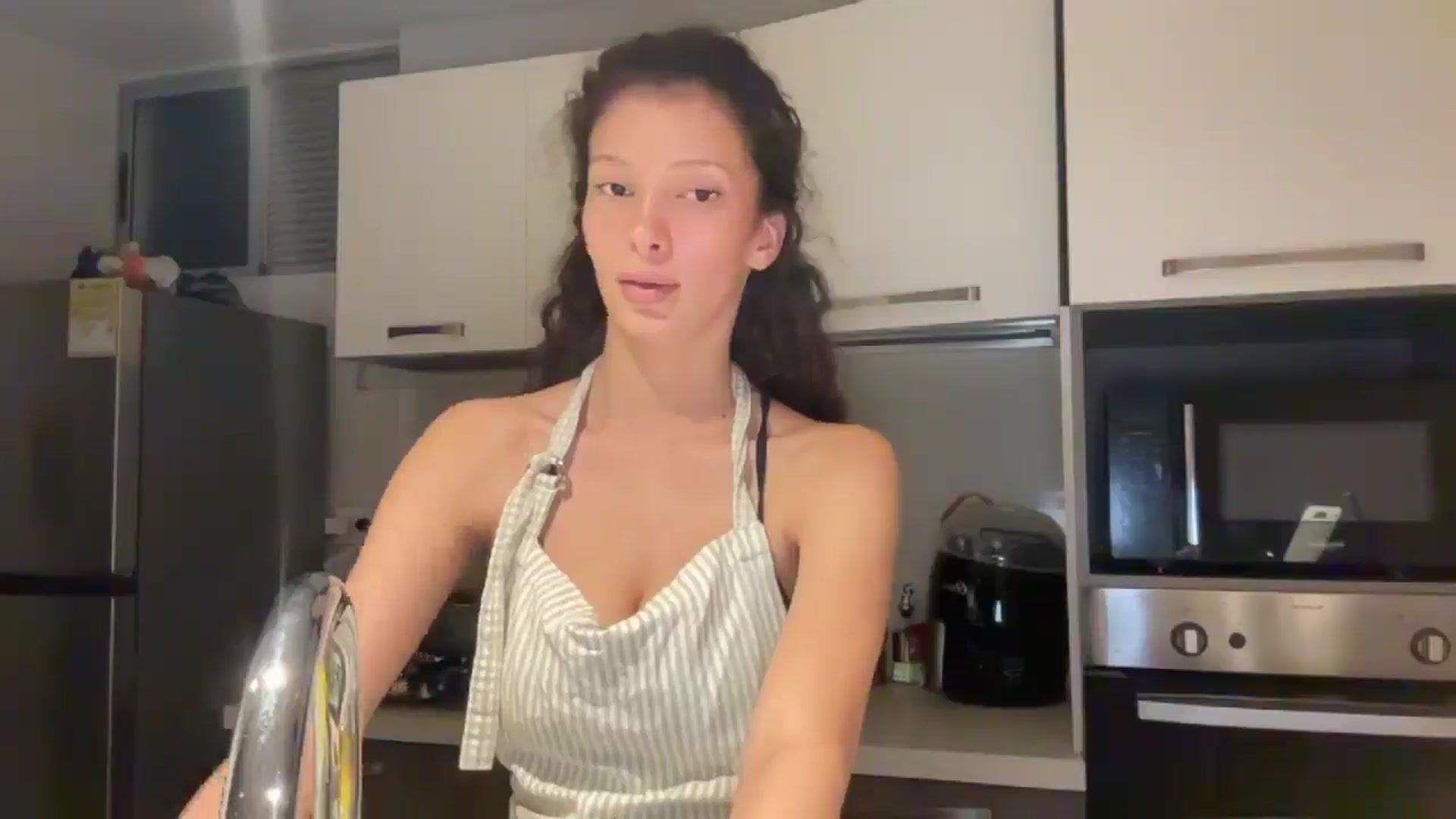 Gallery image thumbnail from SweetEllie's myfreecams stream on, 02/18/2026, 04:57 image 19 of 20