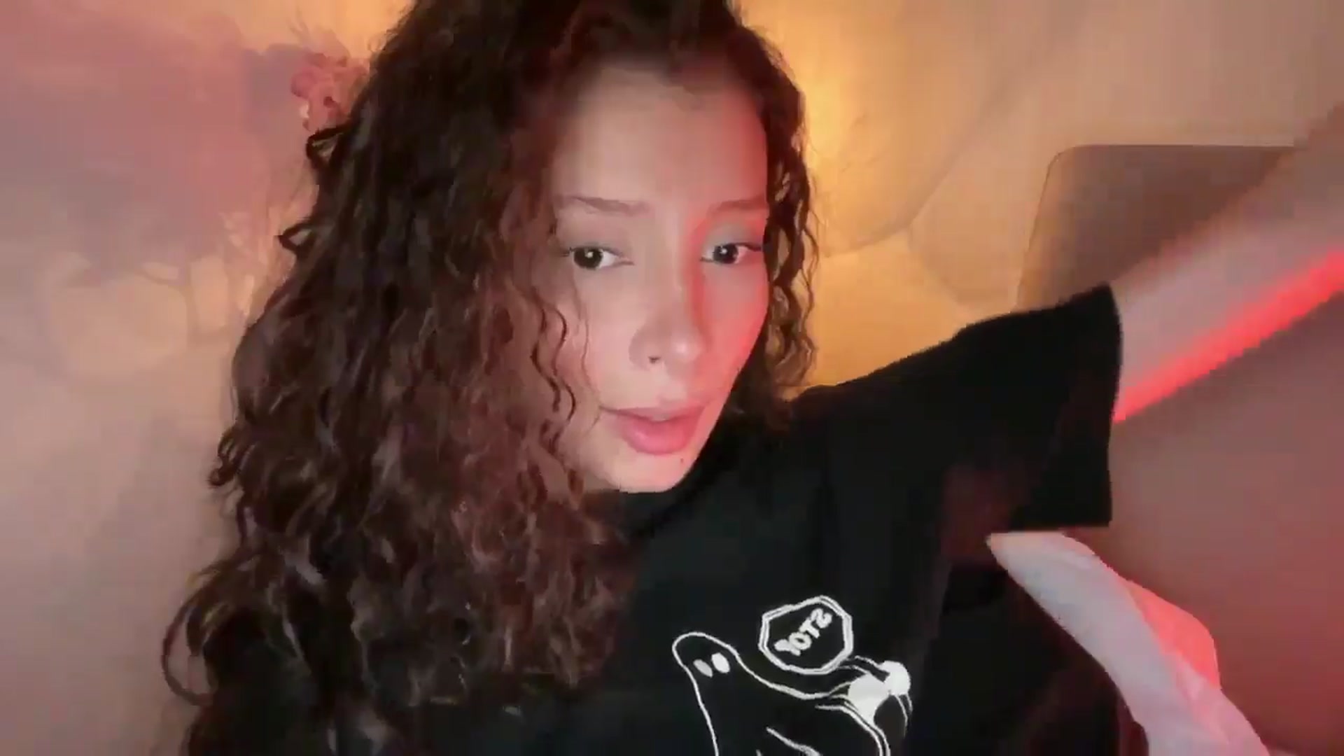 Gallery image thumbnail from SweetEllie's myfreecams stream on, 02/20/2026, 03:13 image 6 of 20
