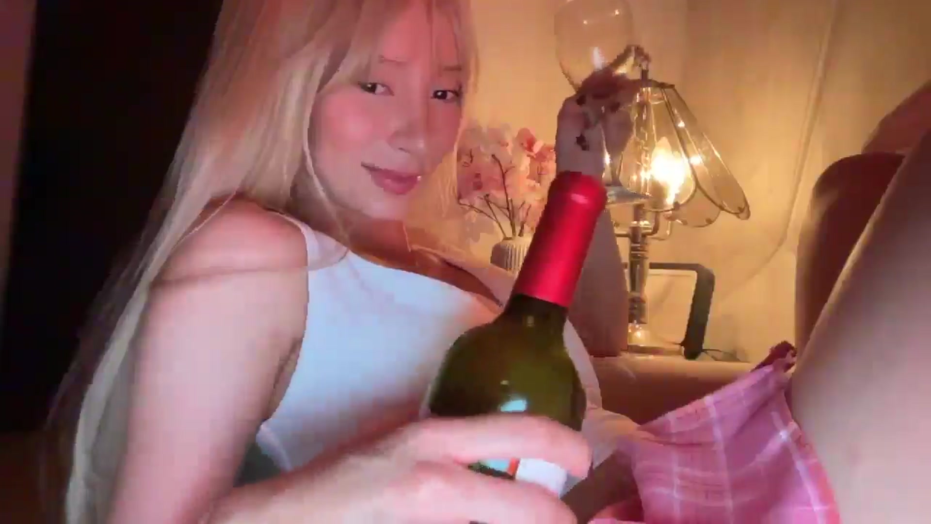 Gallery image thumbnail from SweetEllie's myfreecams stream on, 02/21/2026, 06:36 image 13 of 20