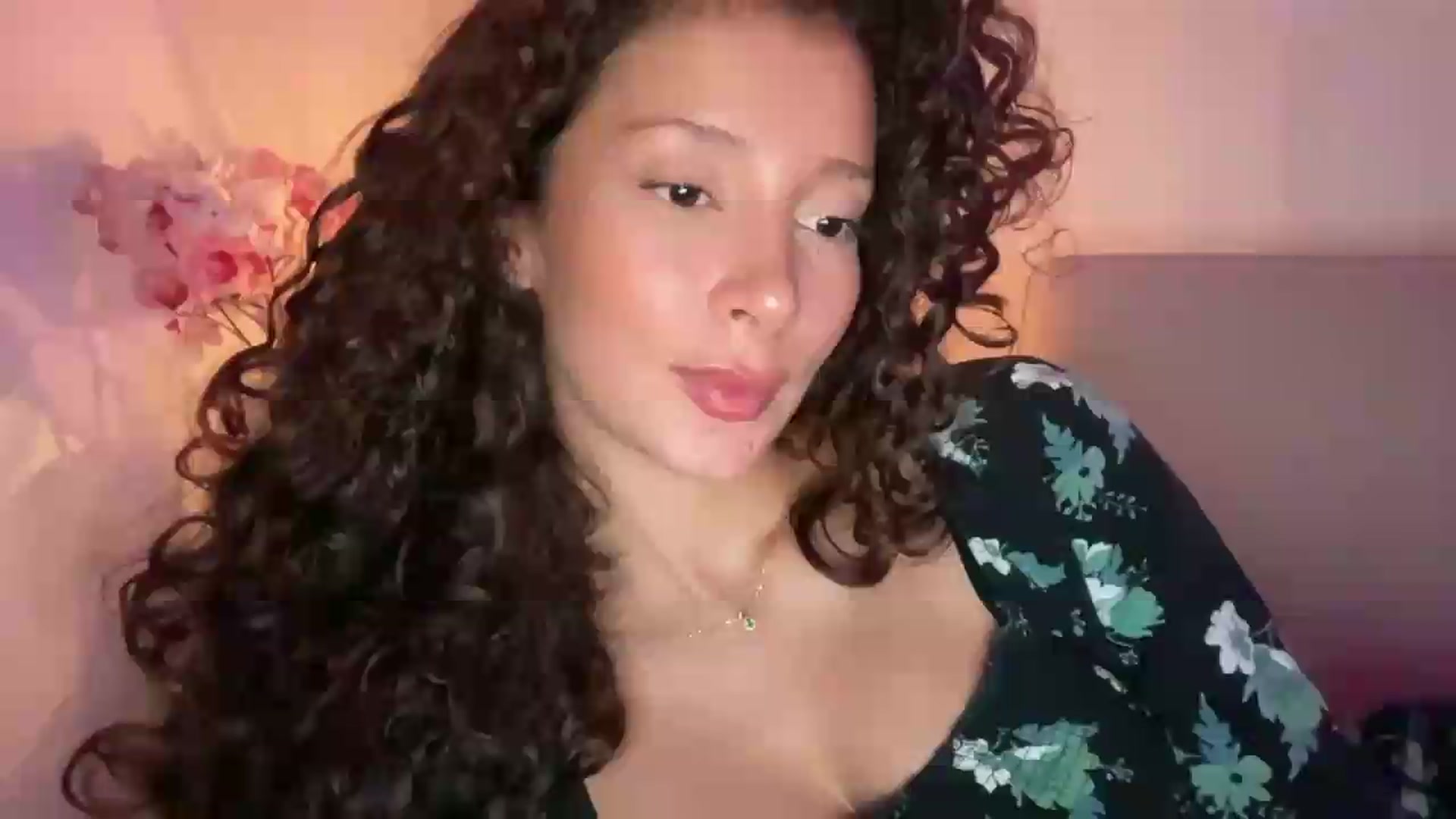 Gallery image thumbnail from SweetEllie's myfreecams stream on, 05/24/2026, 09:45 image 1 of 20