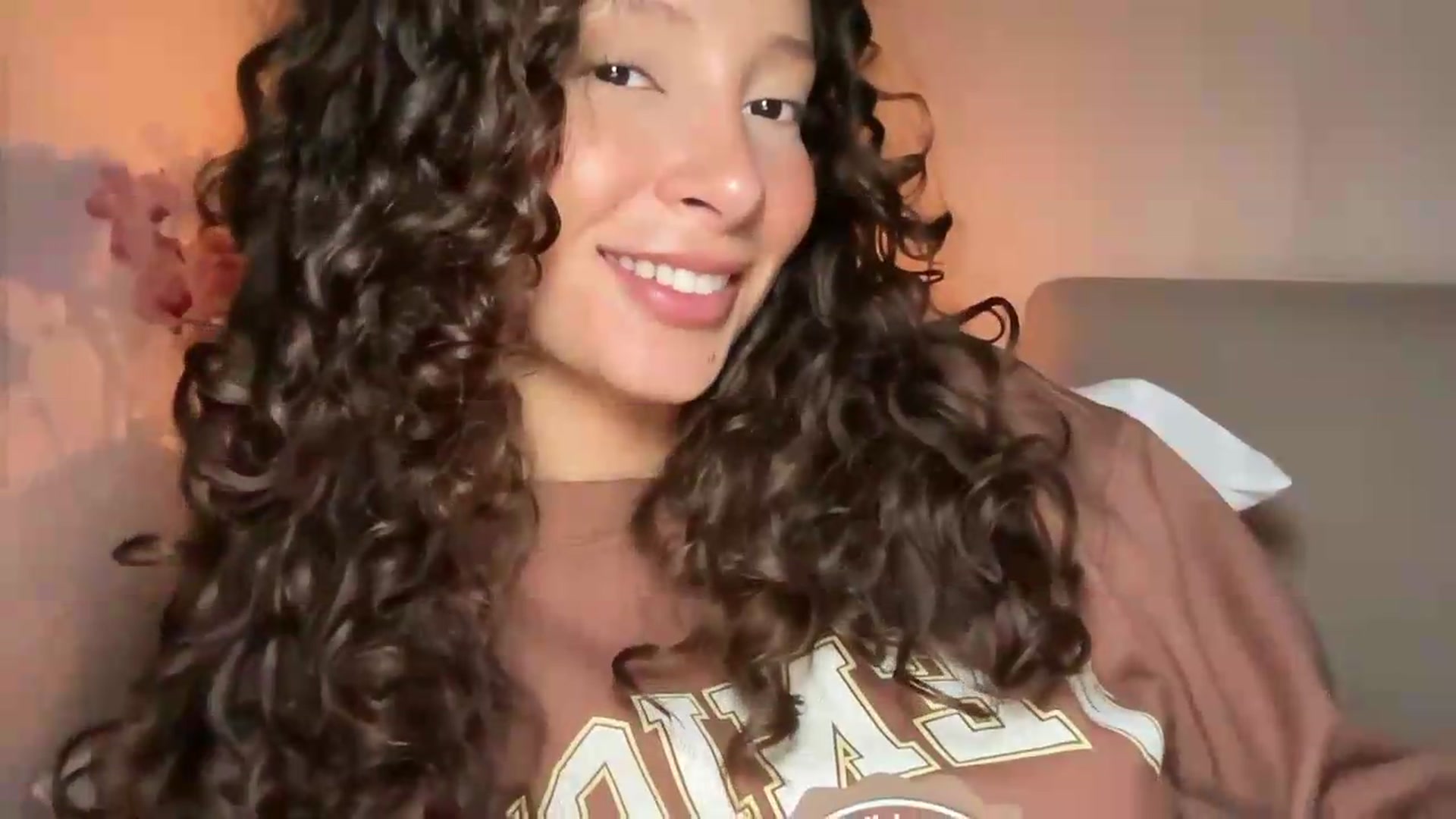 Gallery image thumbnail from SweetEllie's myfreecams stream on, 06/02/2026, 05:24 image 3 of 20