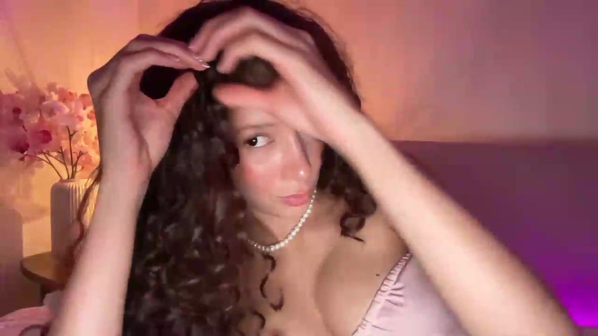 Gallery image thumbnail from SweetEllie's myfreecams stream on, 06/05/2026, 08:50 image 16 of 20