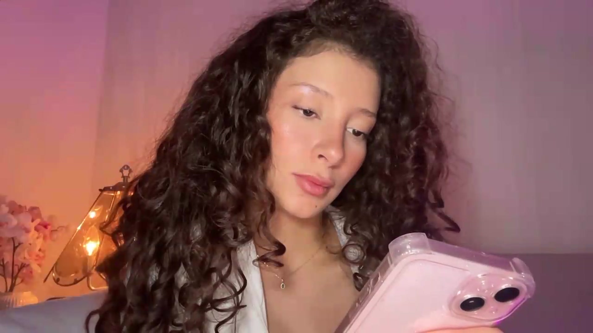 Gallery image thumbnail from SweetEllie's myfreecams stream on, 06/07/2026, 06:33 image 14 of 20