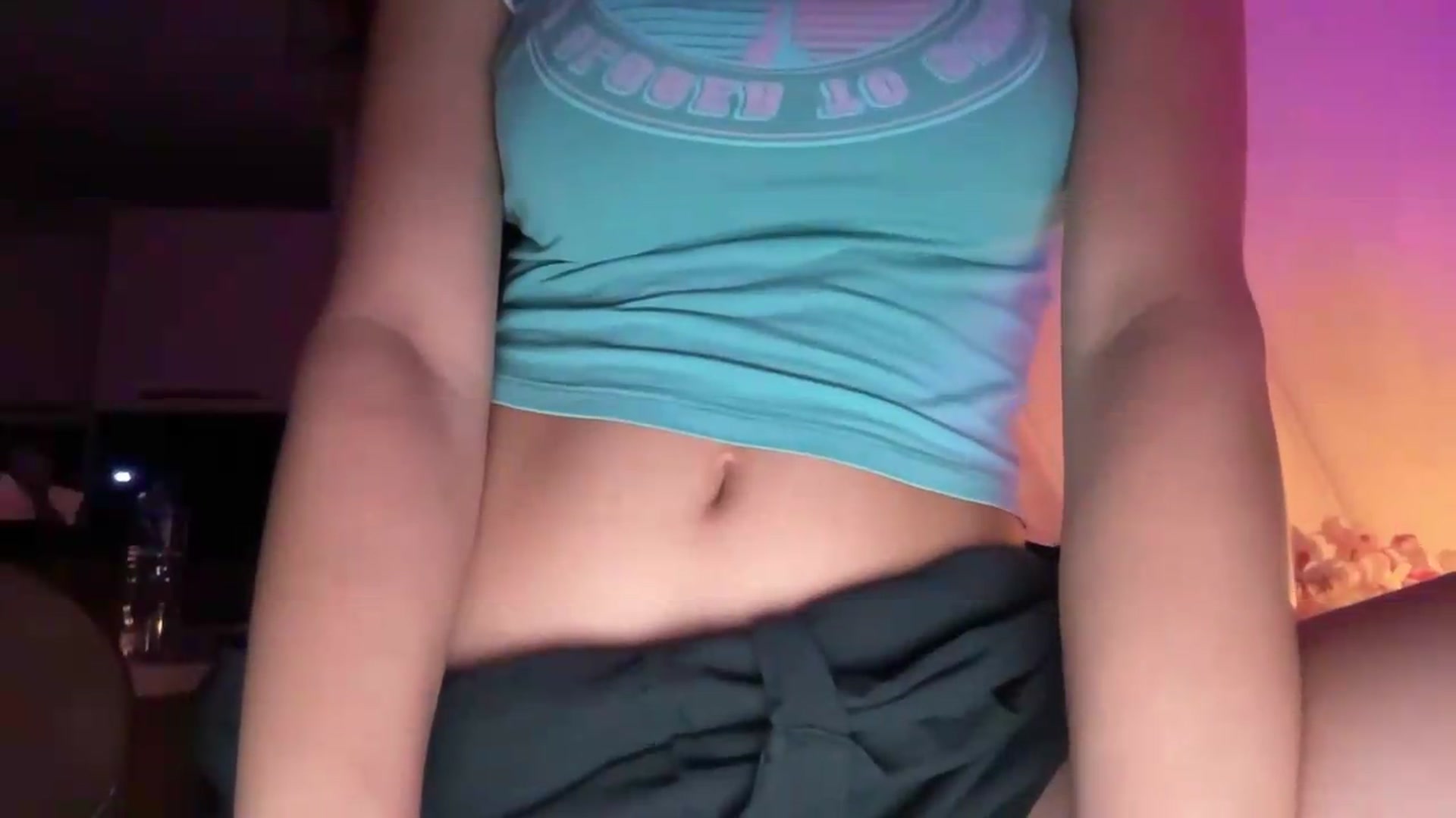 Gallery image thumbnail from SweetEllie's myfreecams stream on, 06/09/2026, 03:50 image 3 of 20