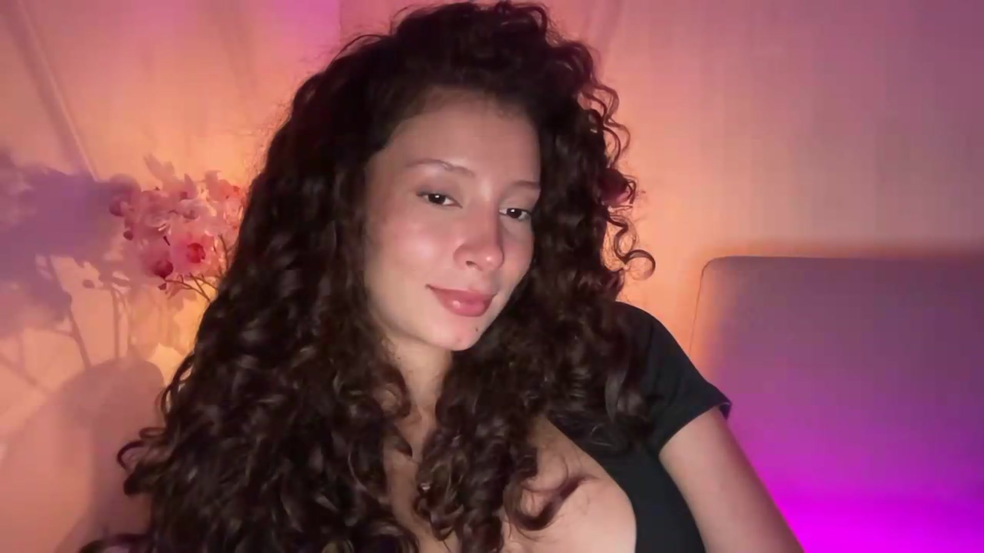 Gallery image thumbnail from SweetEllie's myfreecams stream on, 06/11/2026, 06:50 image 10 of 20