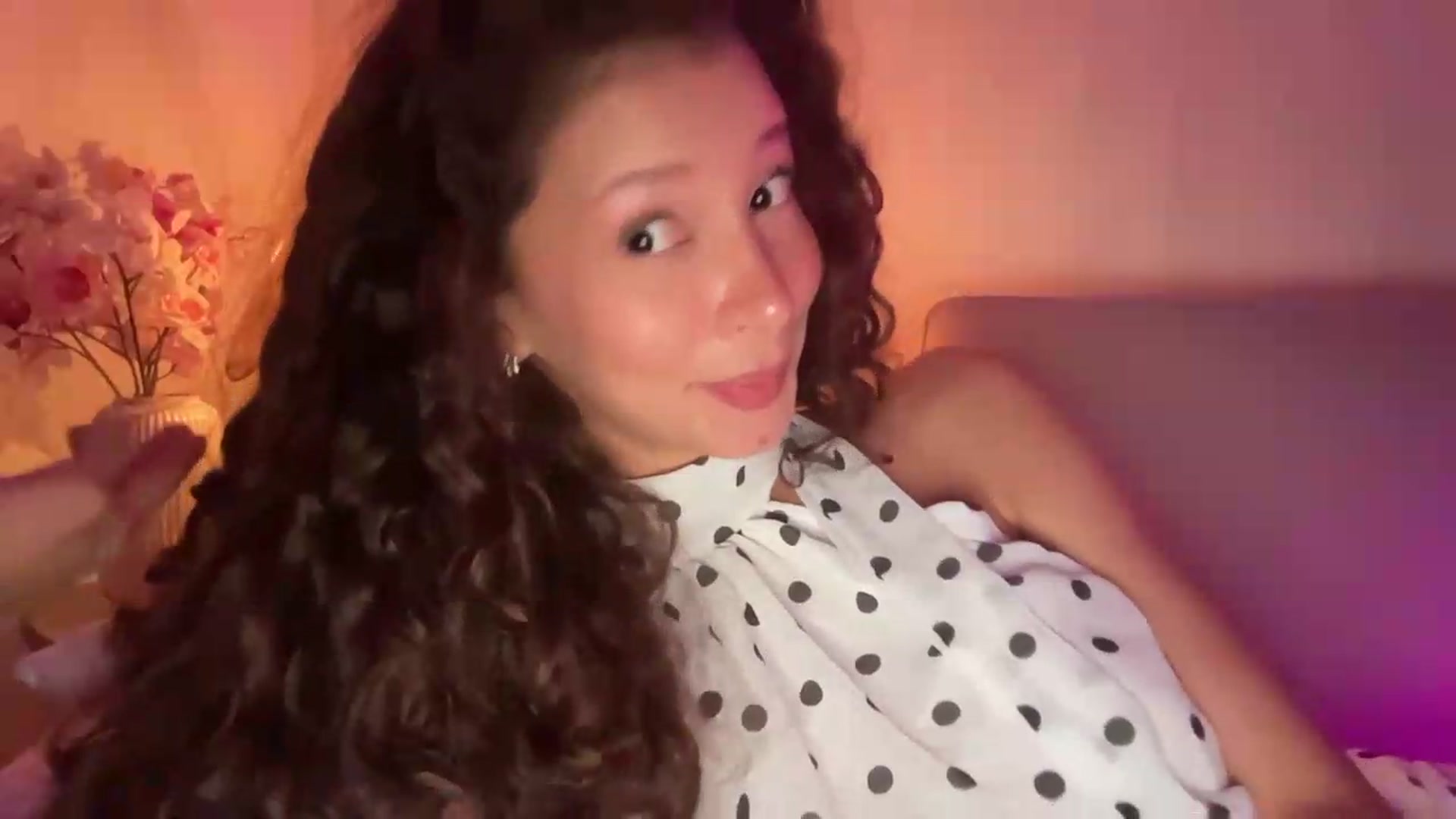 Gallery image thumbnail from SweetEllie's myfreecams stream on, 06/12/2026, 06:08 image 8 of 20
