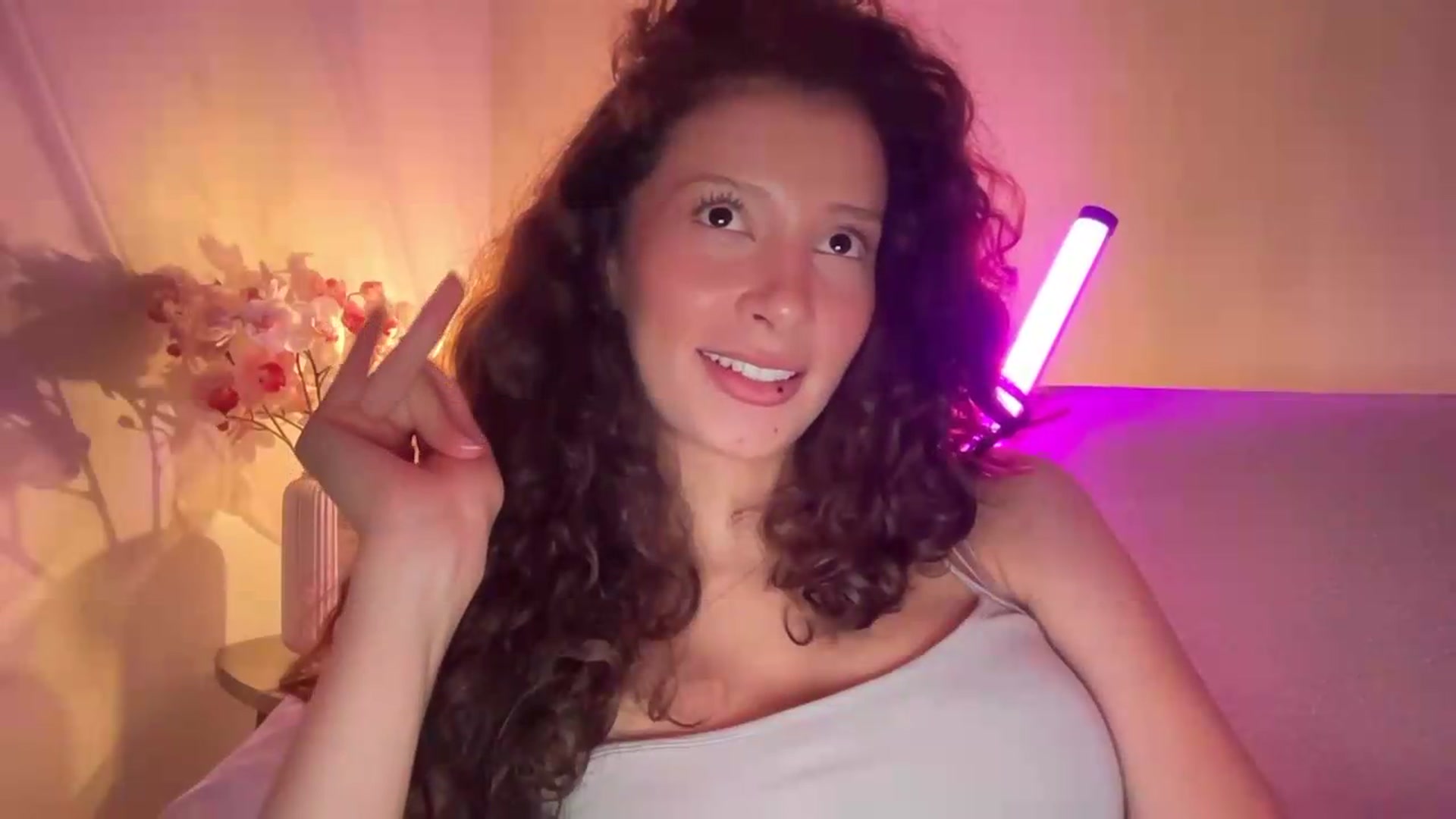 Gallery image thumbnail from SweetEllie's myfreecams stream on, 06/14/2026, 06:22 image 2 of 20