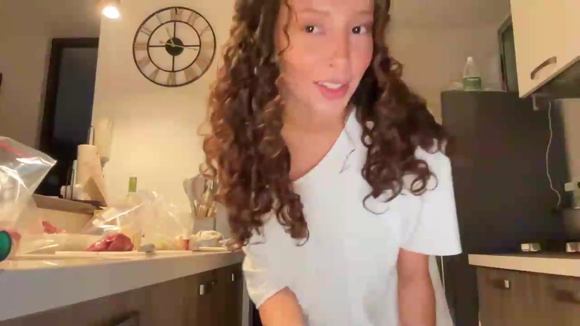 Gallery image thumbnail from SweetEllie's myfreecams stream on, 06/16/2026, 06:22 image 7 of 20