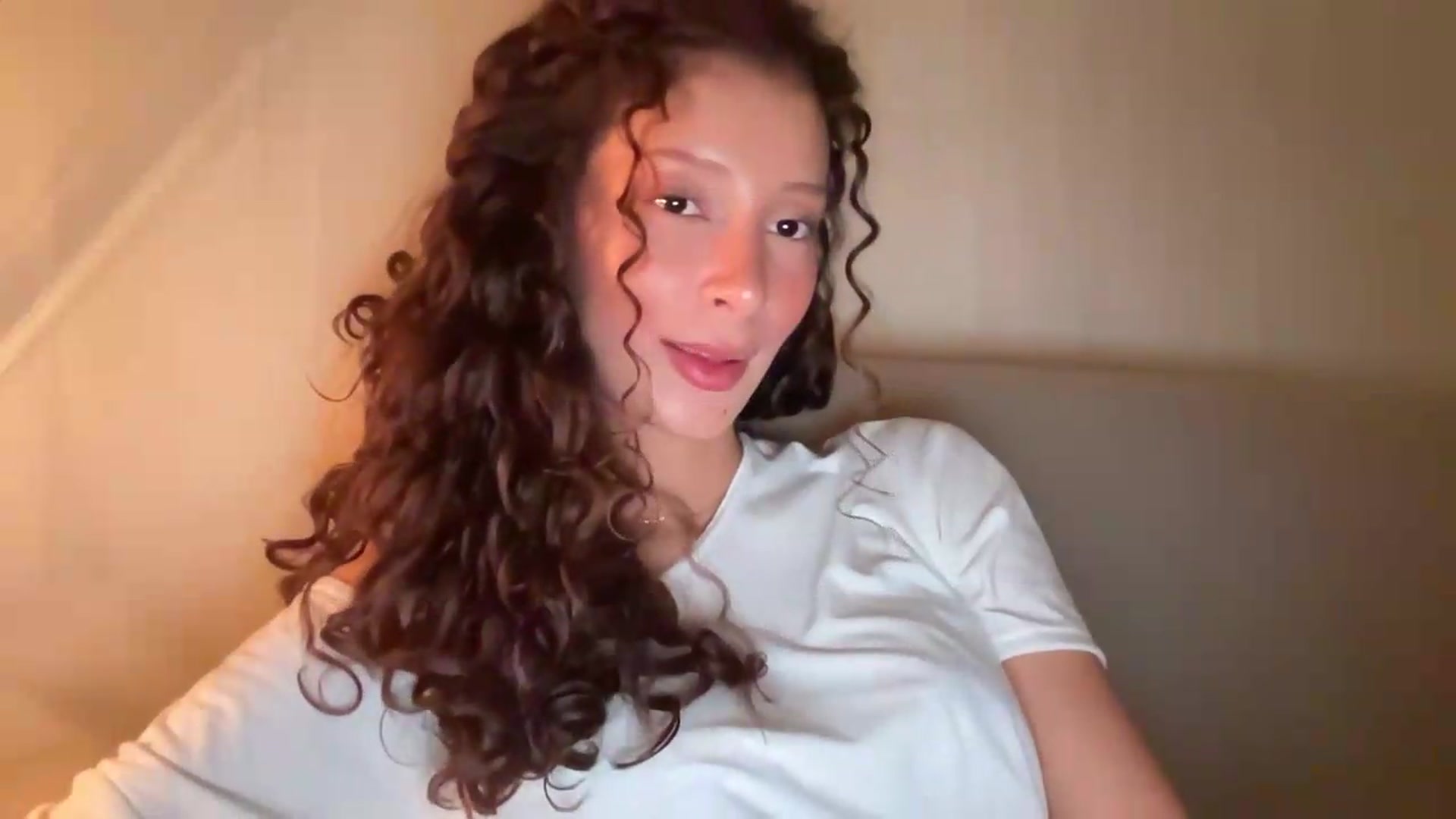 Gallery image thumbnail from SweetEllie's myfreecams stream on, 06/16/2026, 06:22 image 16 of 20