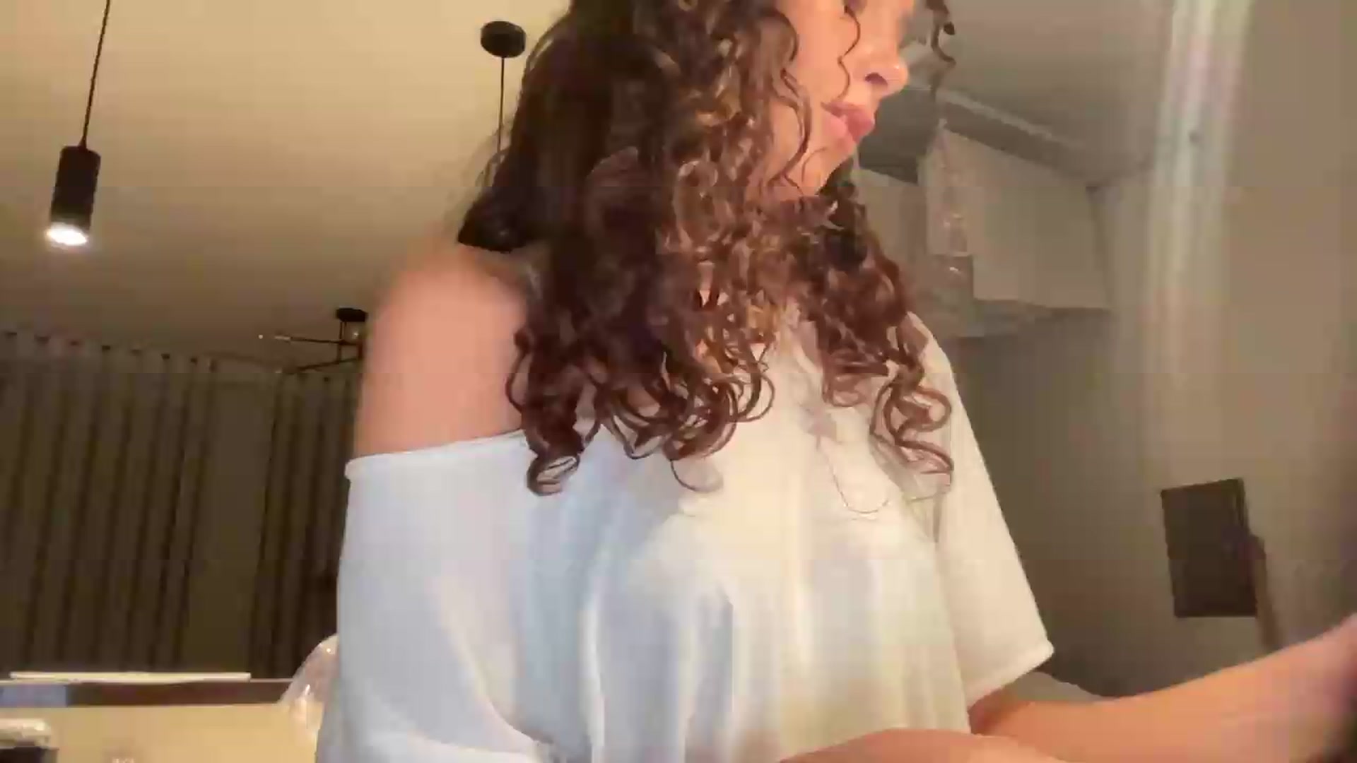 Gallery image thumbnail from SweetEllie's myfreecams stream on, 06/16/2026, 08:04 image 12 of 20