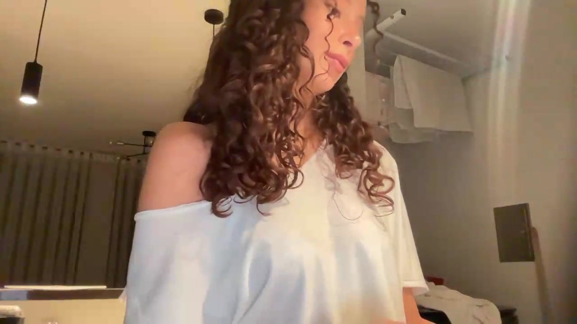 Gallery image thumbnail from SweetEllie's myfreecams stream on, 06/16/2026, 08:04 image 14 of 20