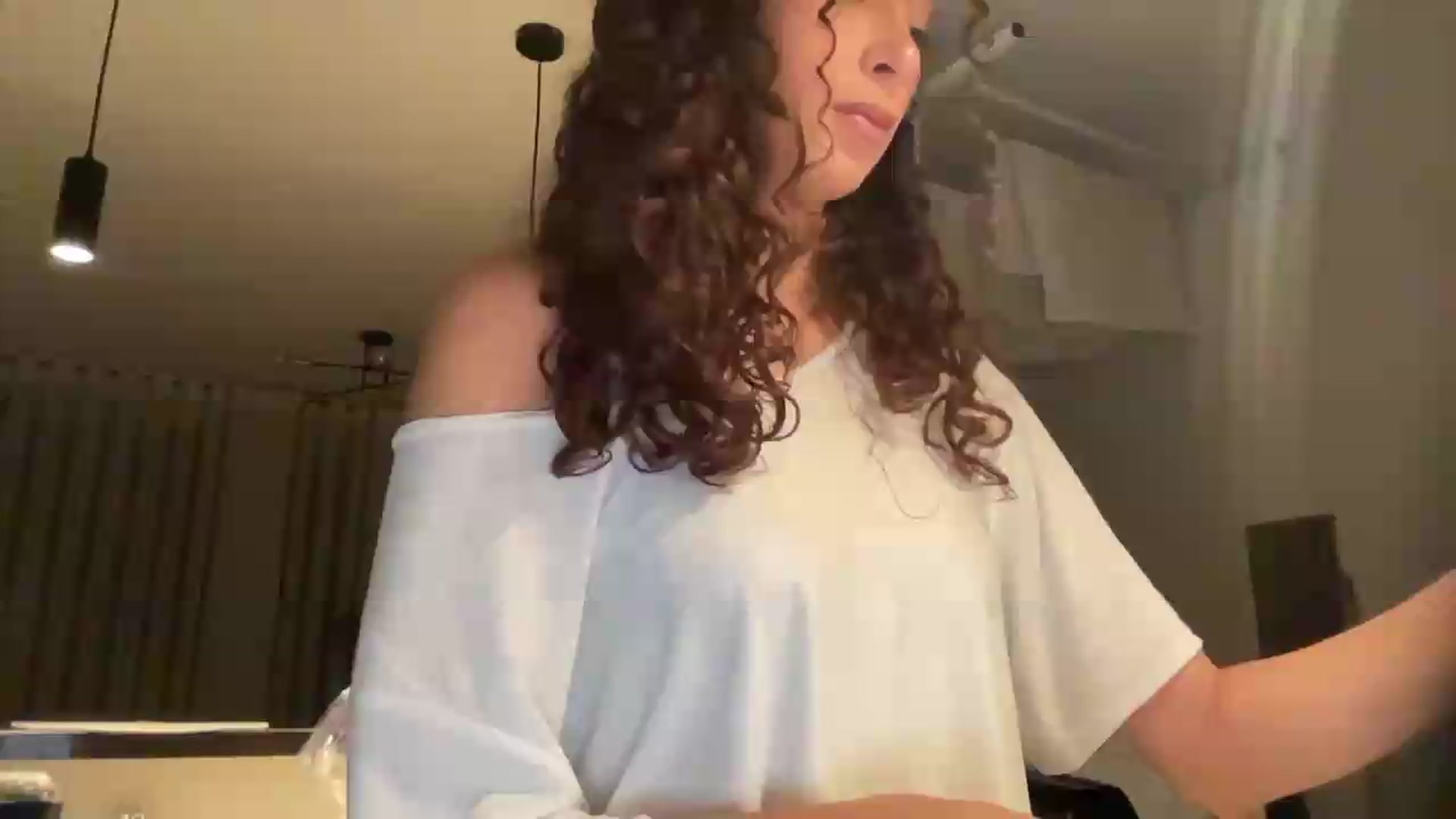 Gallery image thumbnail from SweetEllie's myfreecams stream on, 06/16/2026, 08:04 image 10 of 20