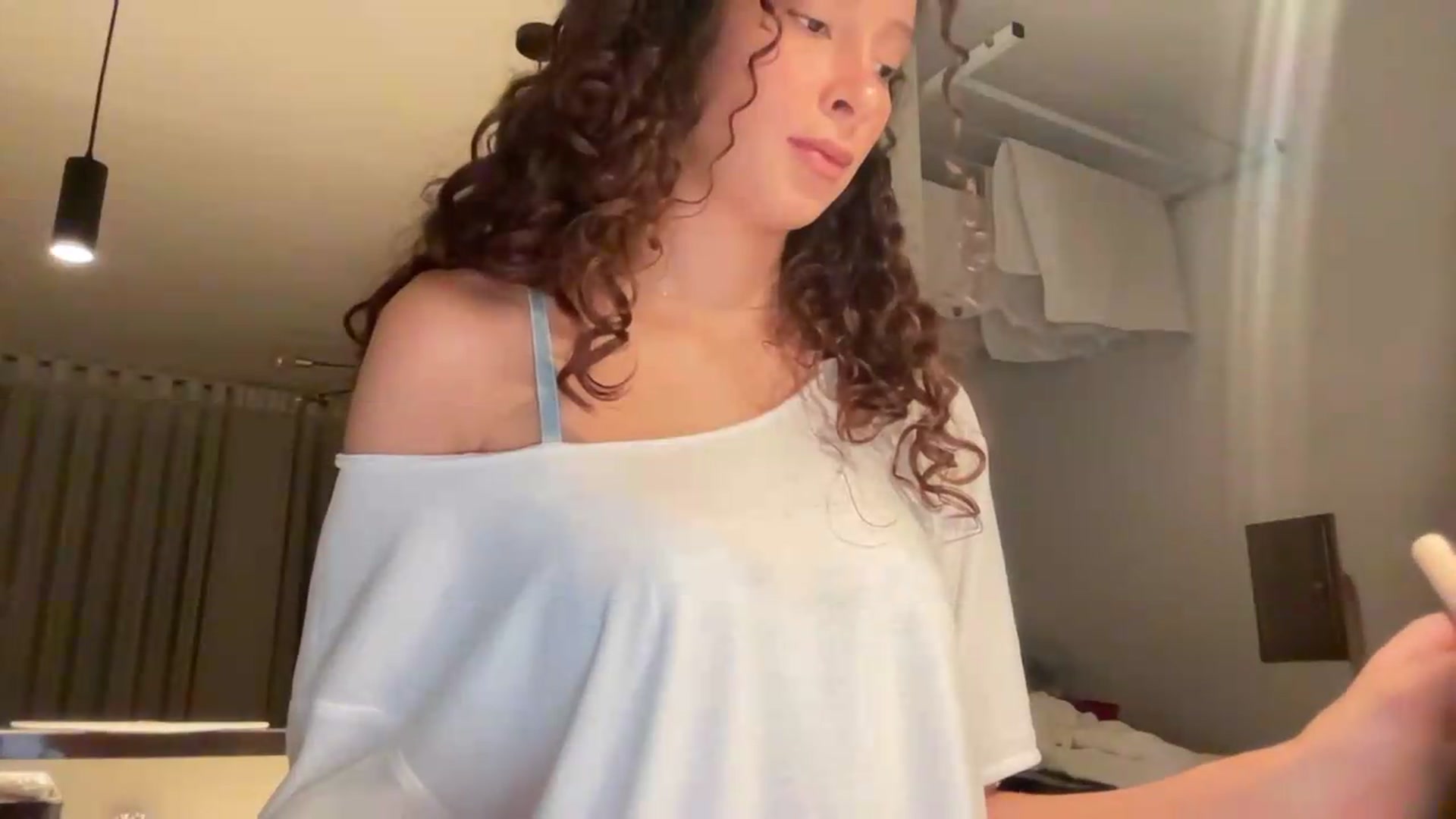 Gallery image thumbnail from SweetEllie's myfreecams stream on, 06/16/2026, 08:04 image 6 of 20