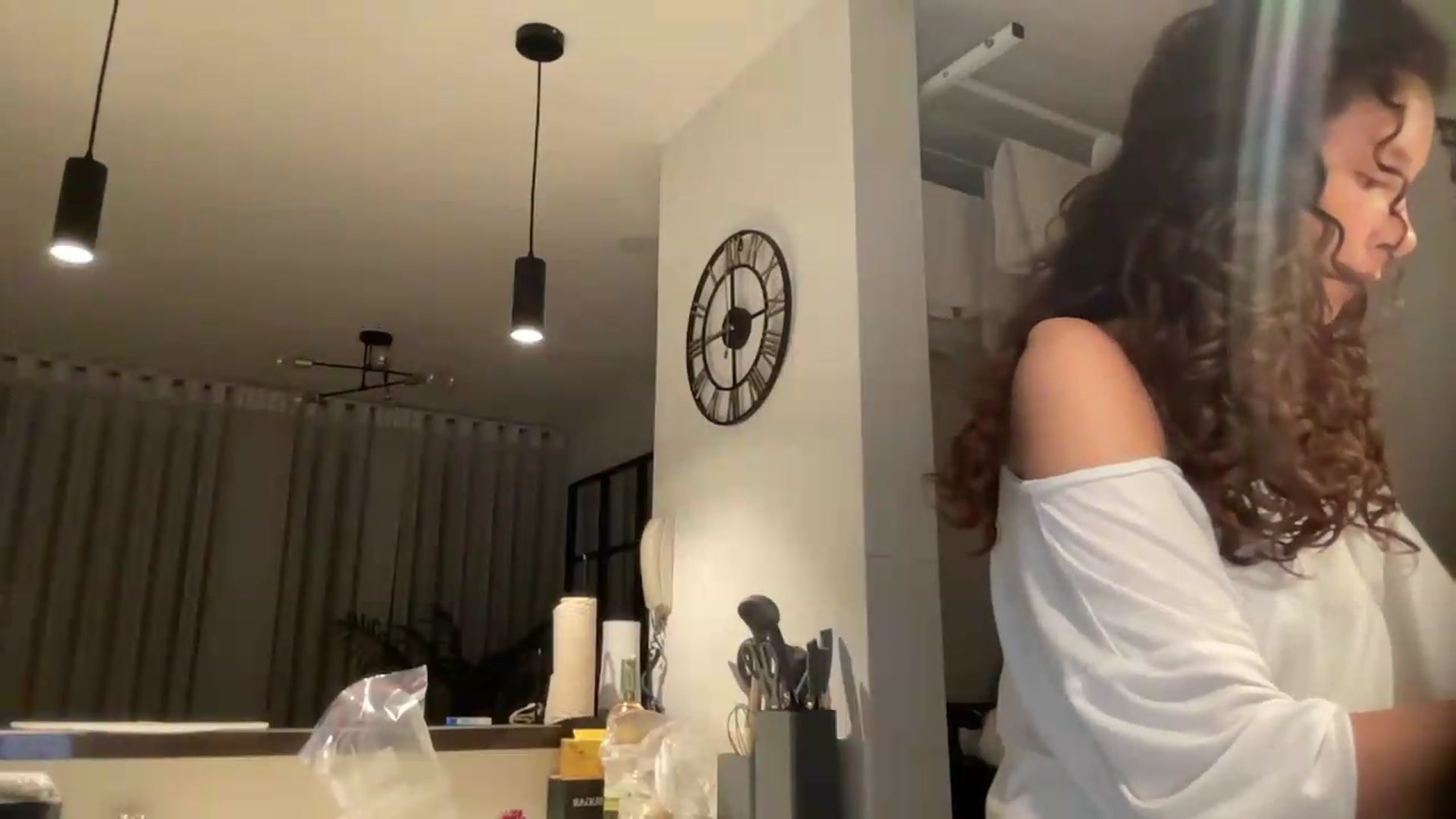Gallery image thumbnail from SweetEllie's myfreecams stream on, 06/16/2026, 08:04 image 15 of 20