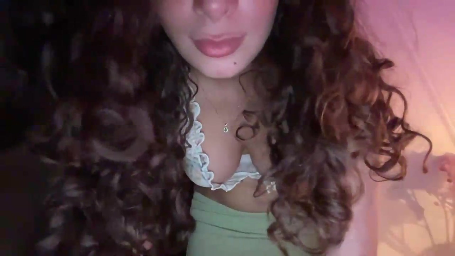 Gallery image thumbnail from SweetEllie's myfreecams stream on, 06/19/2026, 06:00 image 13 of 20