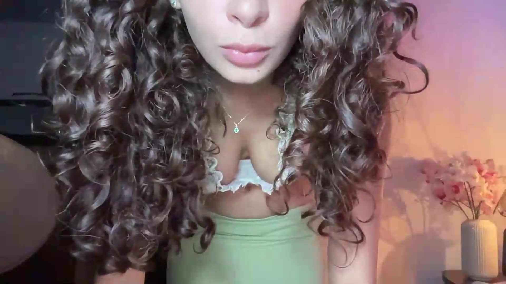 Gallery image thumbnail from SweetEllie's myfreecams stream on, 06/19/2026, 06:41 image 13 of 20