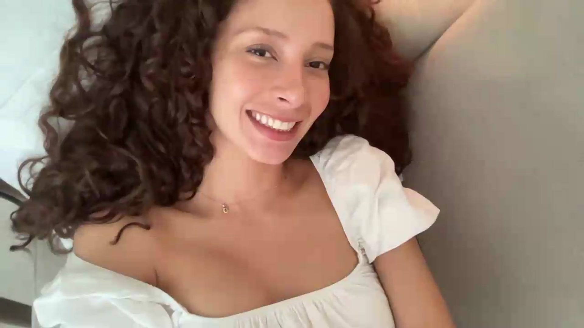 Gallery image thumbnail from SweetEllie's myfreecams stream on, 06/21/2026, 12:46 image 11 of 20