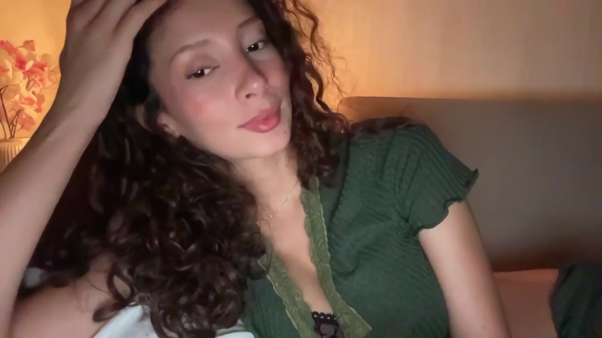 Gallery image thumbnail from SweetEllie's myfreecams stream on, 06/24/2026, 07:22 image 15 of 20