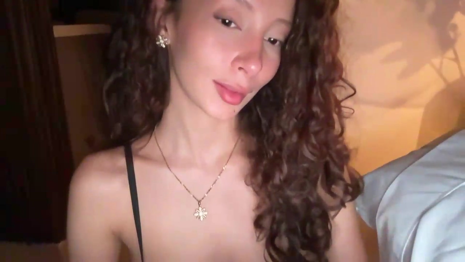 Gallery image thumbnail from SweetEllie's myfreecams stream on, 06/27/2026, 09:15 image 6 of 20