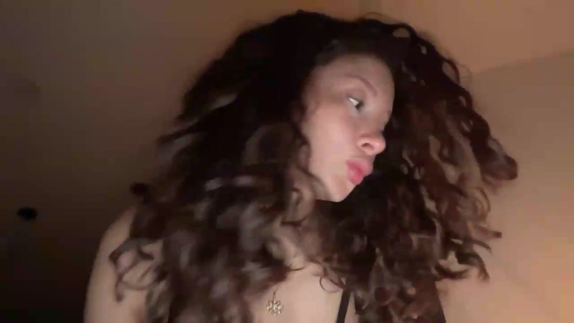 Gallery image thumbnail from SweetEllie's myfreecams stream on, 06/27/2026, 09:15 image 3 of 20