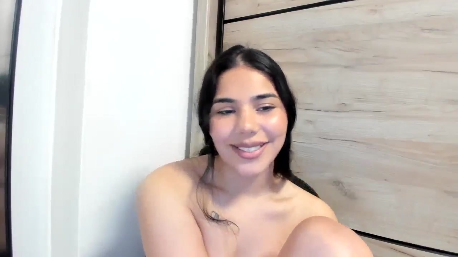 Gallery image thumbnail from SweetGirl19's myfreecams stream on, 04/16/2026, 14:04 image 17 of 20