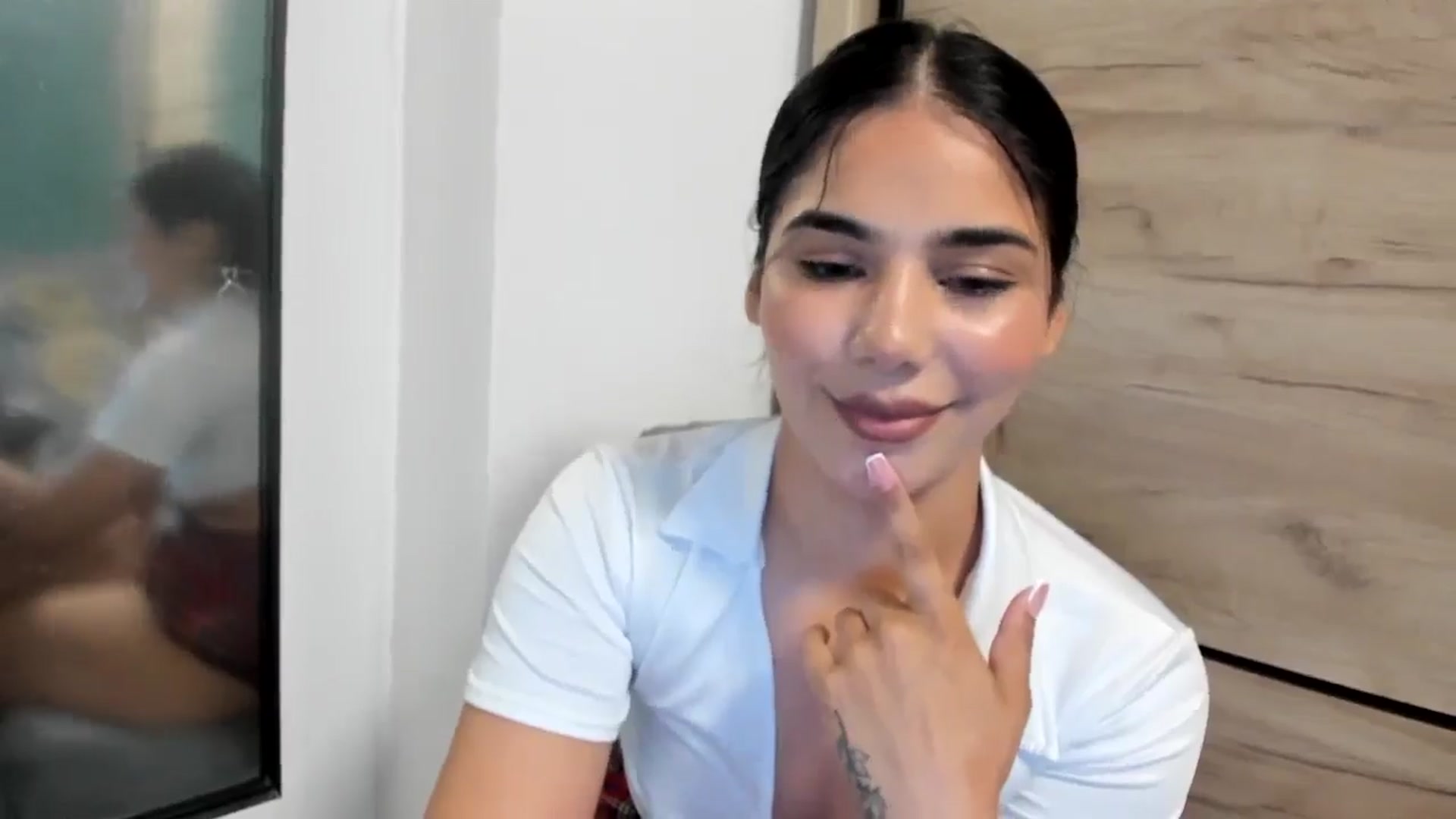 Gallery image thumbnail from SweetGirl19's myfreecams stream on, 04/21/2026, 13:09 image 11 of 20