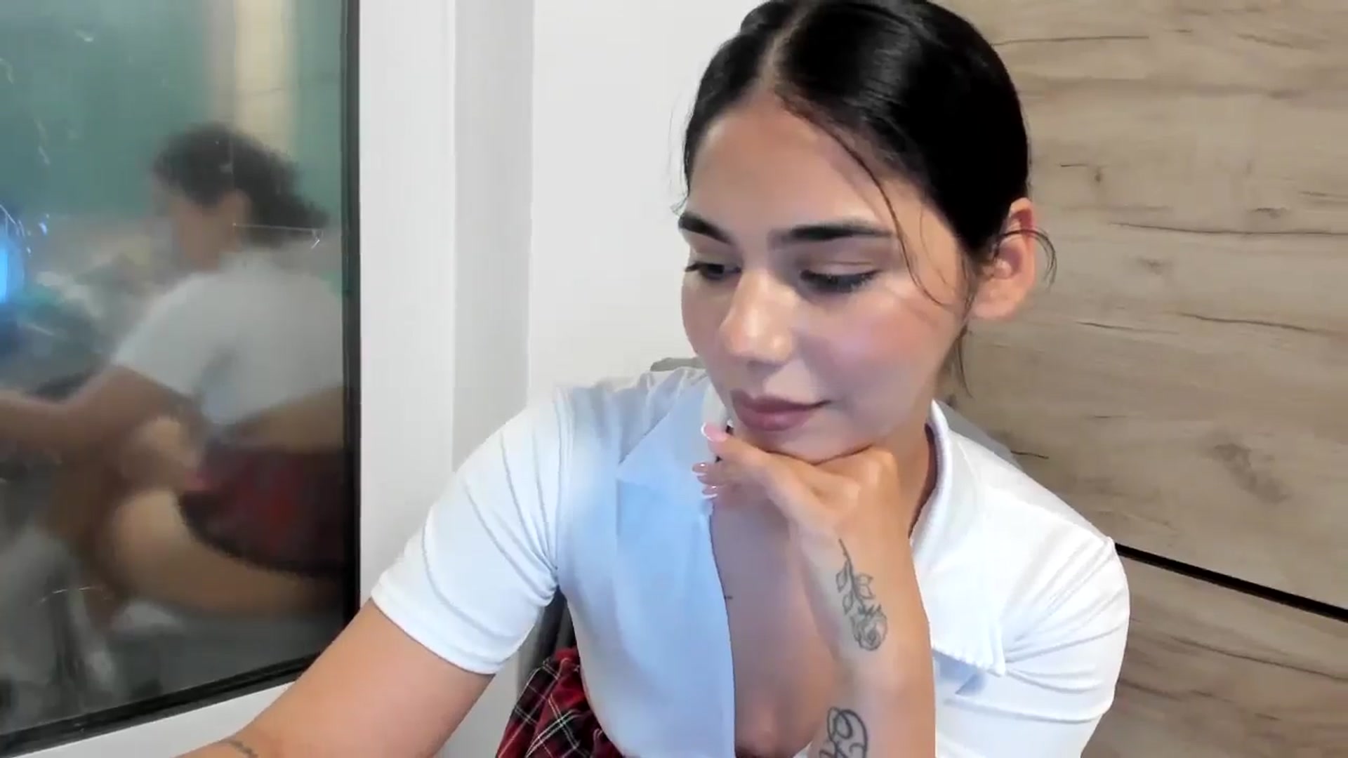 Gallery image thumbnail from SweetGirl19's myfreecams stream on, 04/21/2026, 13:09 image 17 of 20
