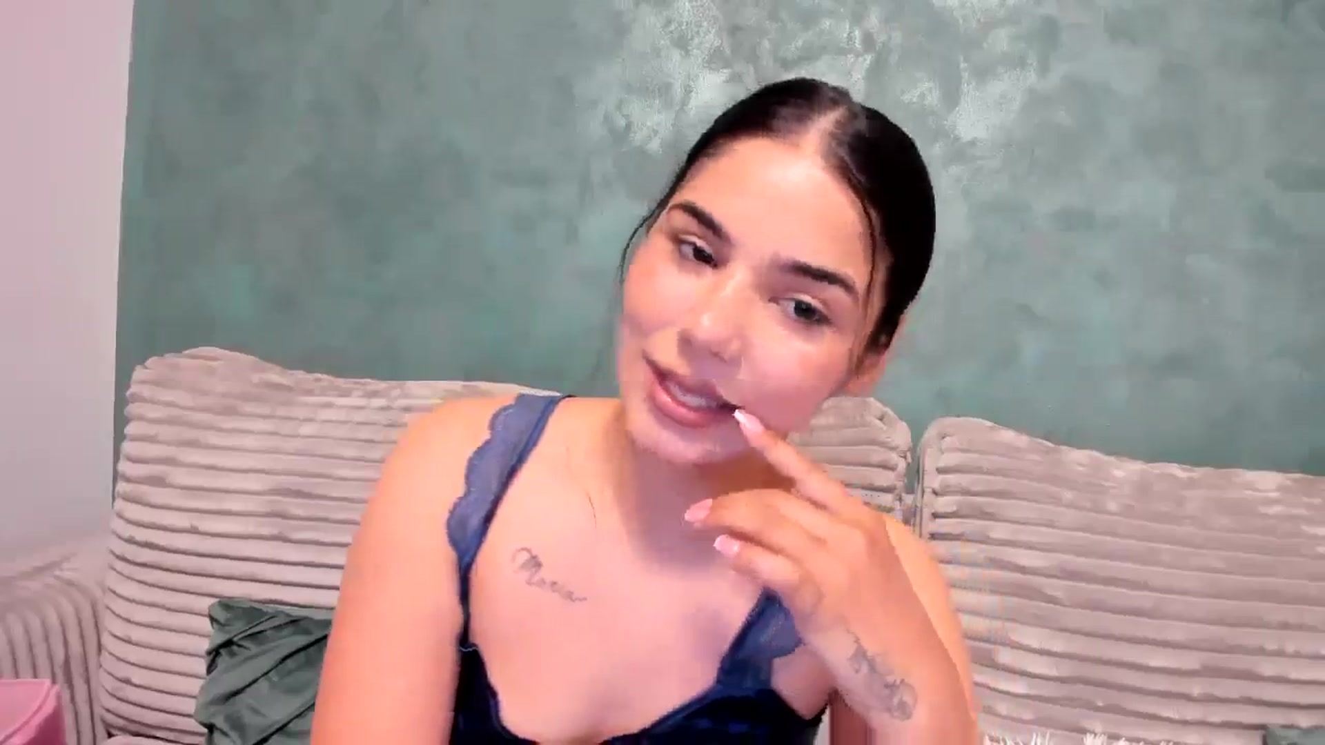 Gallery image thumbnail from SweetGirl19's myfreecams stream on, 04/29/2026, 11:59 image 5 of 20