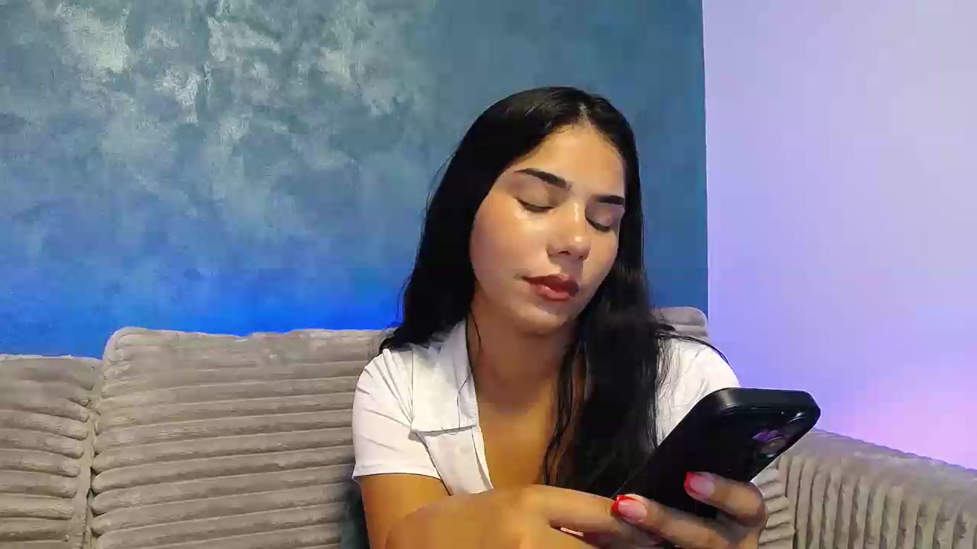 Gallery image thumbnail from SweetGirl19's myfreecams stream on, 09/17/2026, 03:58 image 16 of 20