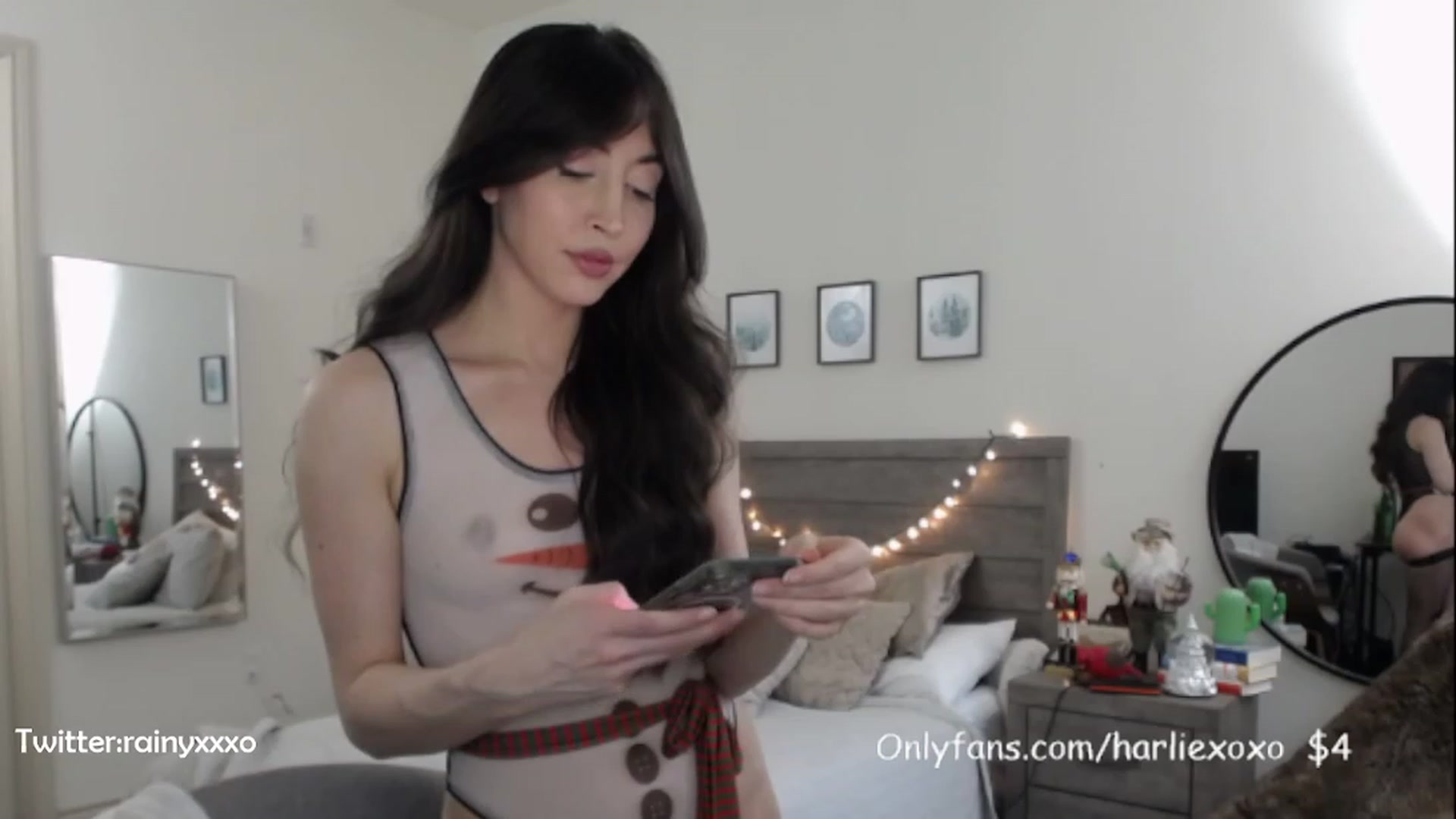 Gallery image thumbnail from SweetHarlie's myfreecams stream on, 12/03/2022, 22:10 image 17 of 20