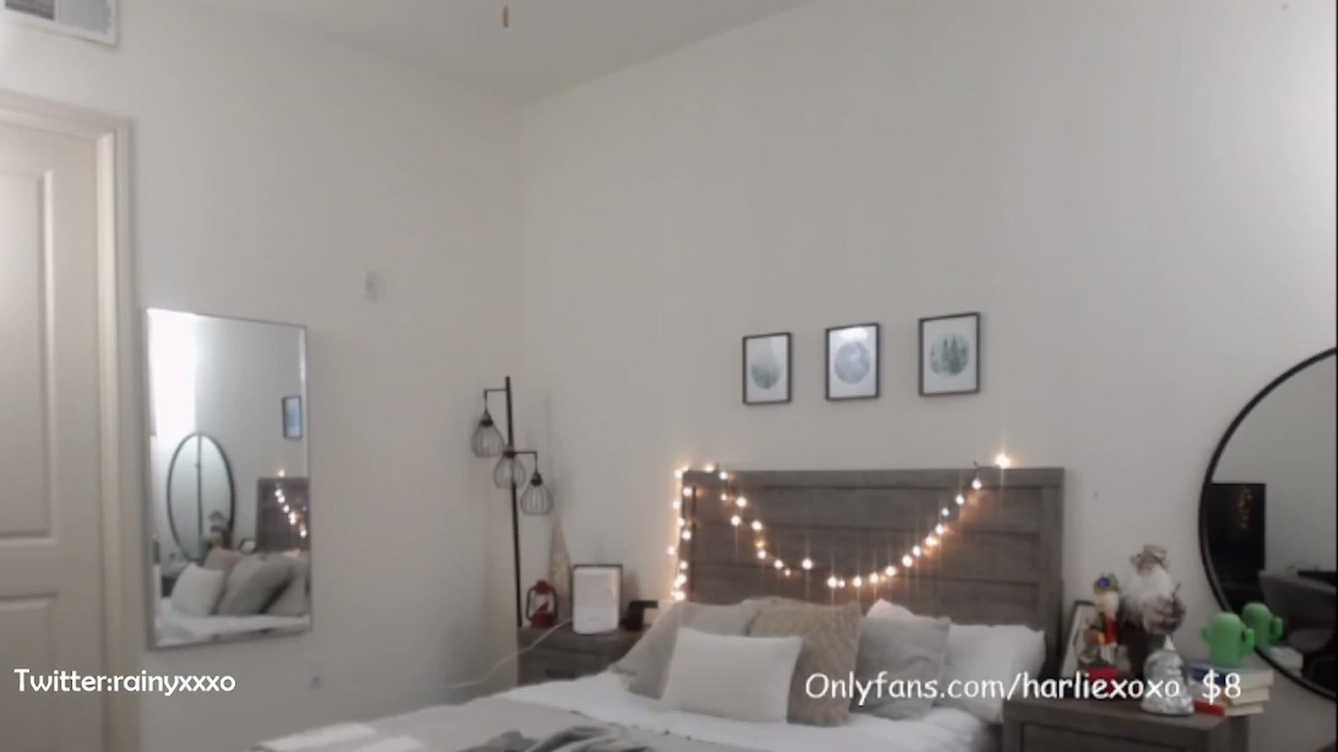 Gallery image thumbnail from SweetHarlie's myfreecams stream on, 12/26/2022, 21:59 image 18 of 20