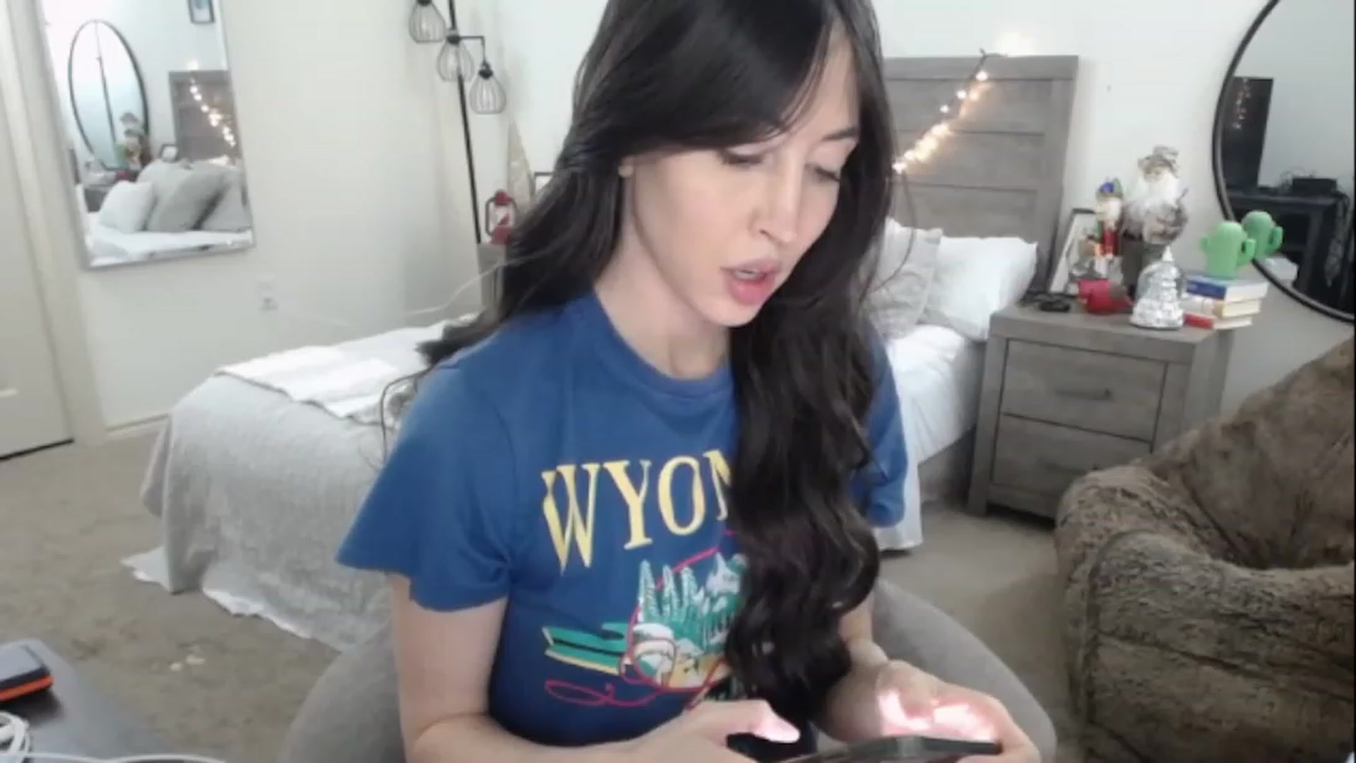 Gallery image thumbnail from SweetHarlie's myfreecams stream on, 12/27/2022, 02:00 image 12 of 20