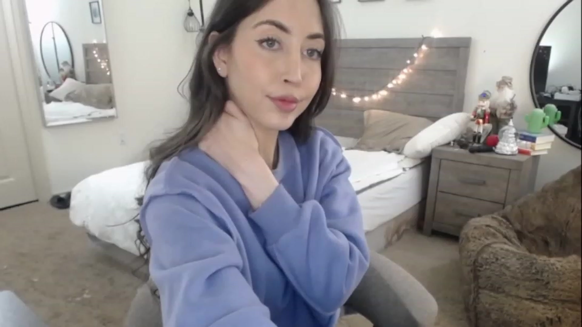 Gallery image thumbnail from SweetHarlie's myfreecams stream on, 01/05/2023, 23:37 image 13 of 20