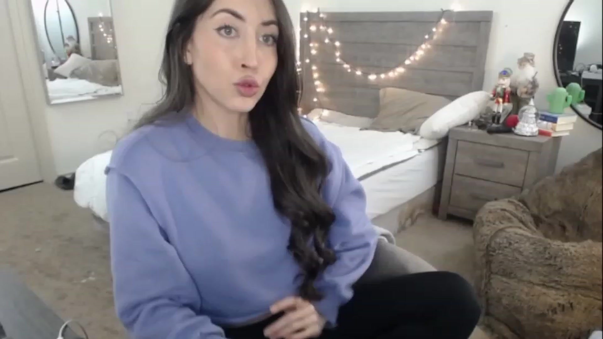 Gallery image thumbnail from SweetHarlie's myfreecams stream on, 01/05/2023, 23:37 image 2 of 20