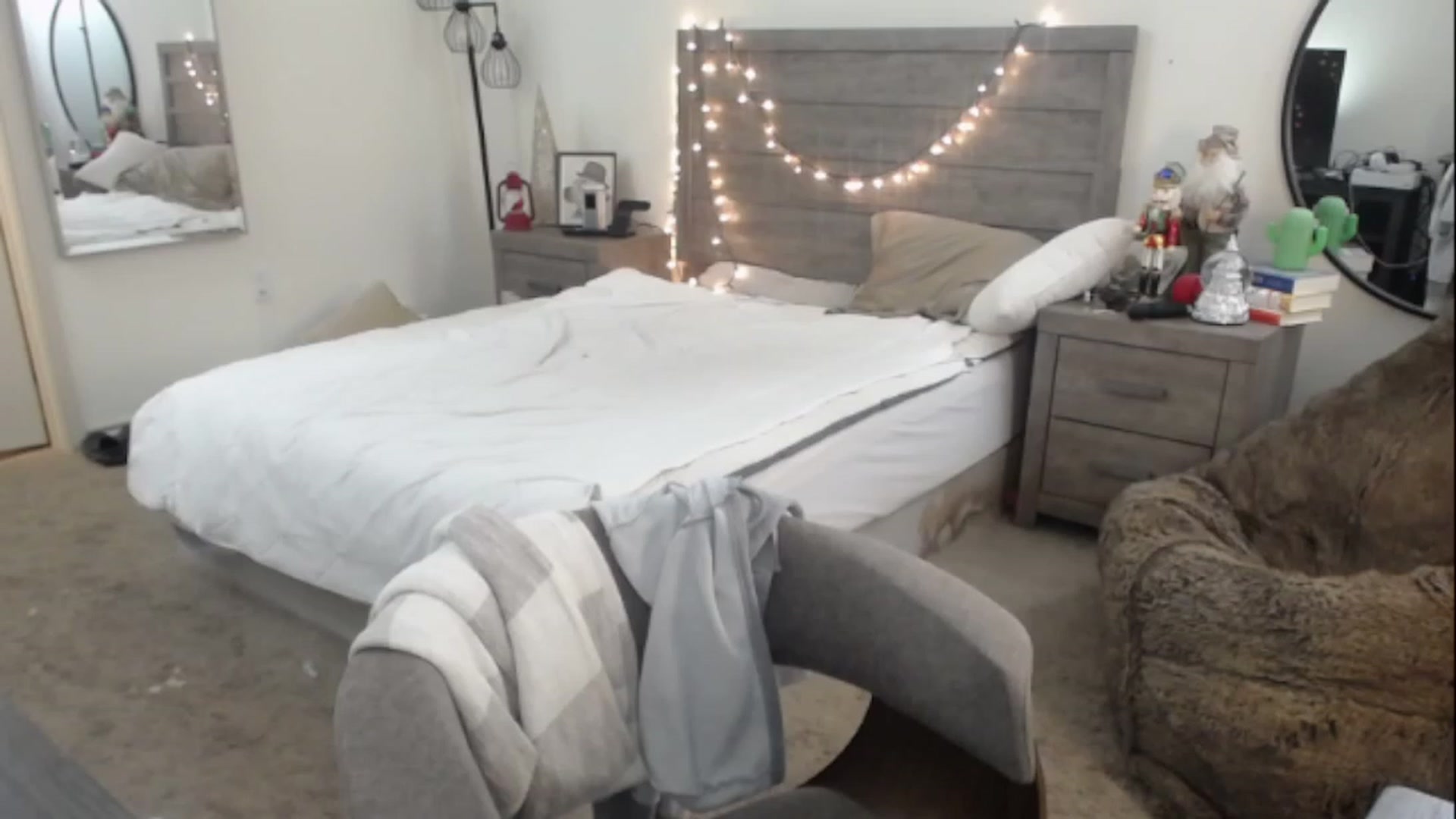 Gallery image thumbnail from SweetHarlie's myfreecams stream on, 01/05/2023, 23:37 image 4 of 20